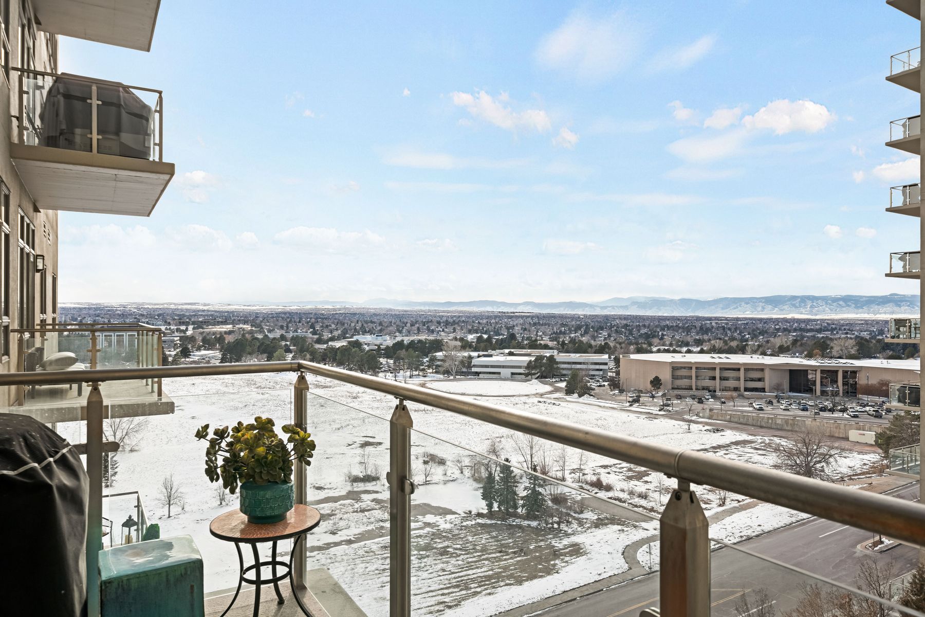  Featuring Stunning Western Views of the Front Range - 物件實景