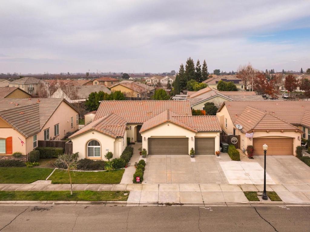 Oakdale, California, 95361, United States, 4 Bedrooms Bedrooms, ,2 BathroomsBathrooms,Residential,For Sale,1981612