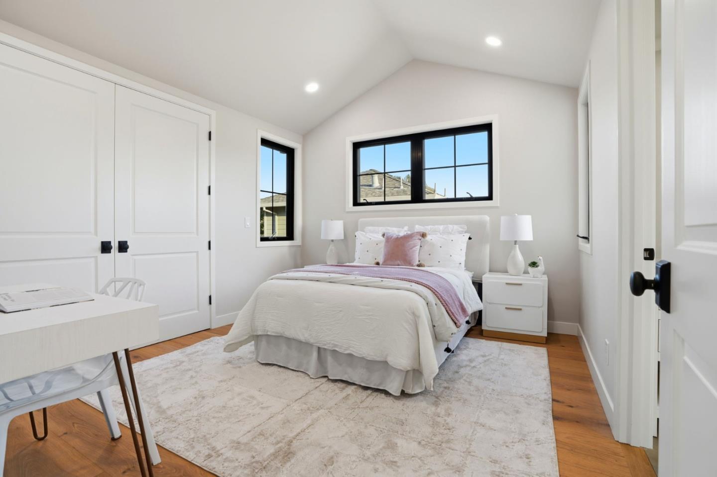 San Carlos, California, 94070, United States, 4 Bedrooms Bedrooms, ,4 BathroomsBathrooms,Residential,For Sale,1989305