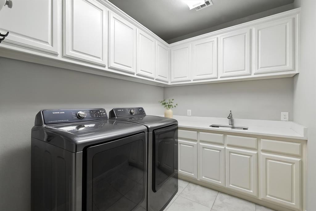Little Elm, Texas, 75068, United States, 4 Bedrooms Bedrooms, ,5 BathroomsBathrooms,Residential,For Sale,2030364