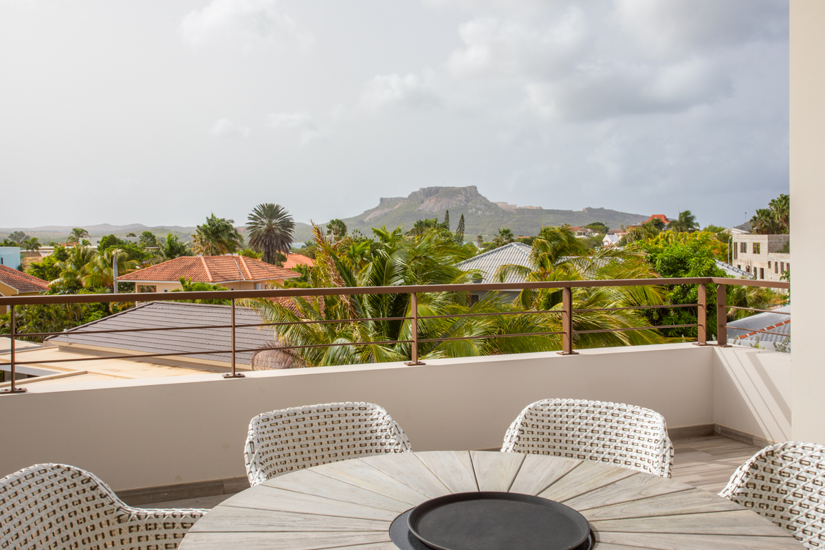 Jan Sofat, CW, 2 Bedrooms Bedrooms, ,2 BathroomsBathrooms,Residential,For Sale,1752587