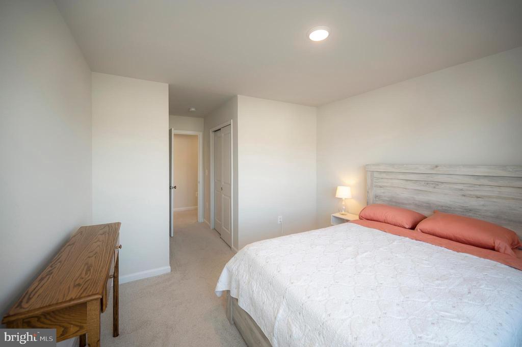 Fredericksburg, Virginia, 22406, United States, 4 Bedrooms Bedrooms, ,5 BathroomsBathrooms,Residential,For Sale,2002501