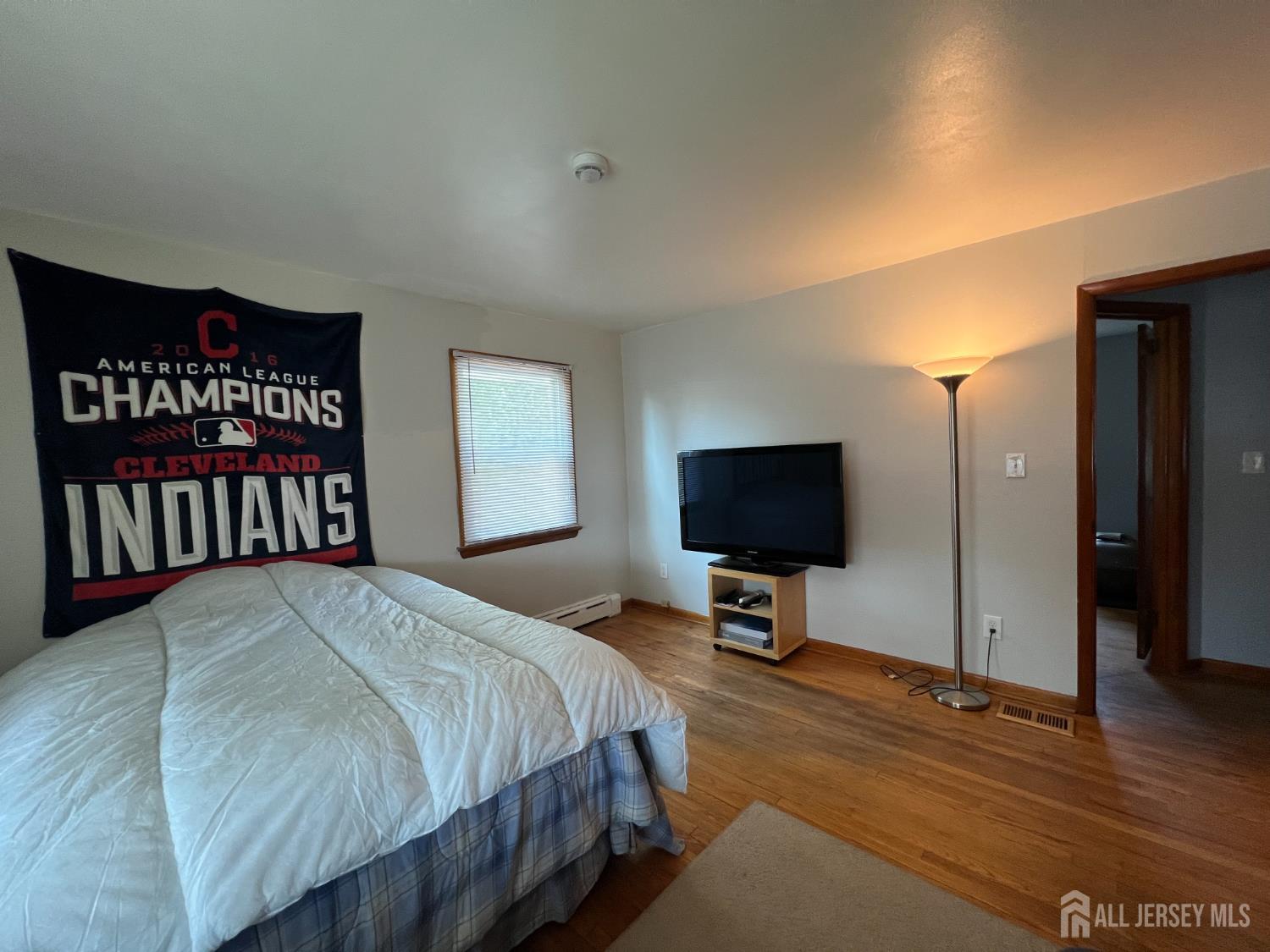 Fords, New Jersey, 08863, United States, 4 Bedrooms Bedrooms, ,2 BathroomsBathrooms,Residential,For Sale,1901910