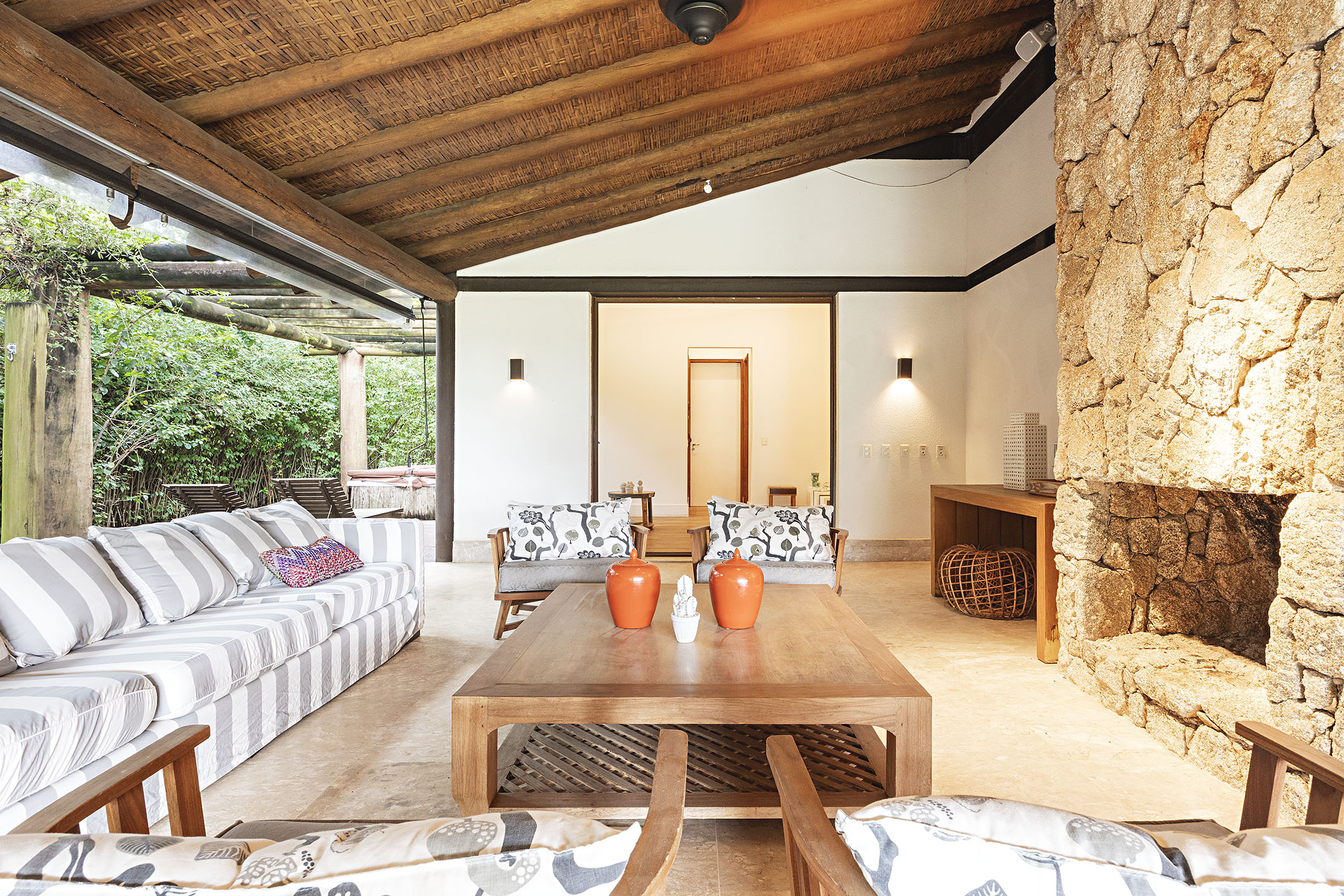  Farmhouse-Style Residence with Permanent Views of the Golf Course - 物件實景
