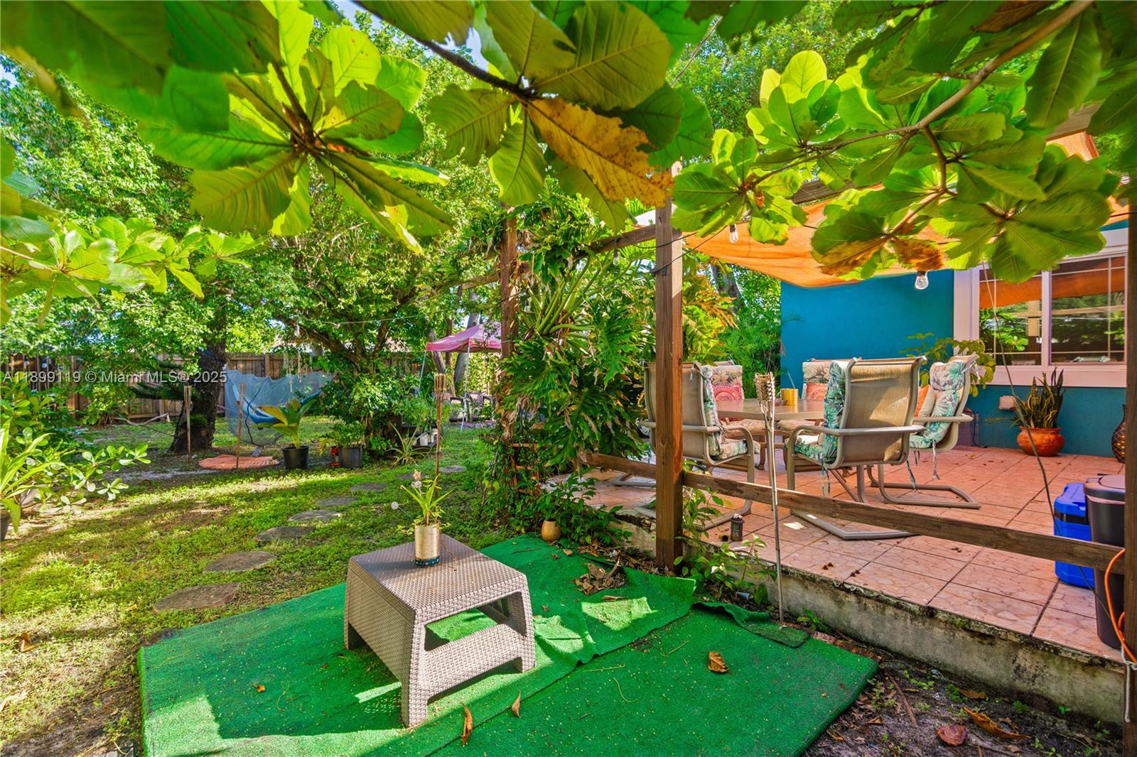 Hollywood, Florida, 33020, United States, 3 Bedrooms Bedrooms, ,2 BathroomsBathrooms,Residential,For Sale,1967684