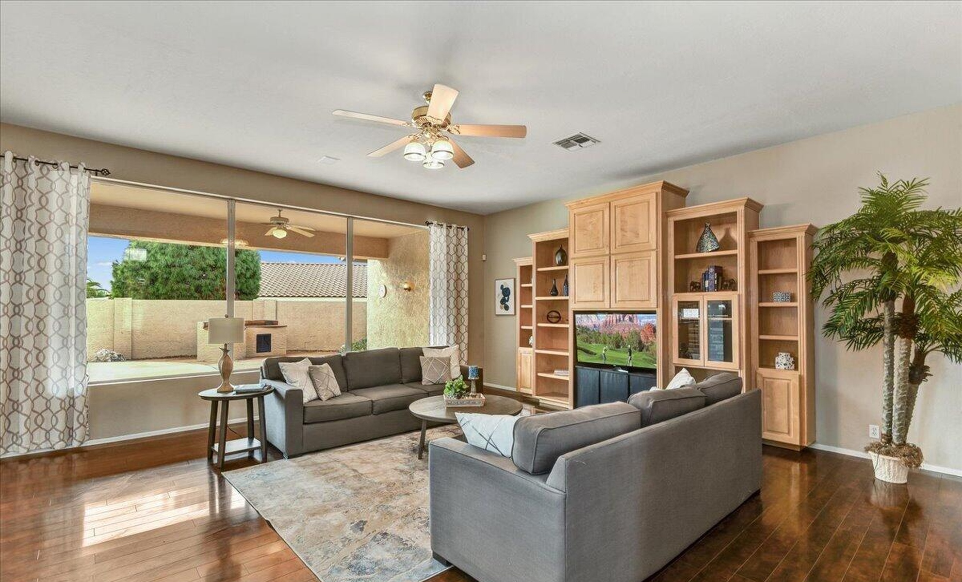  8751 W Sierra Pinta Dr  Peoria, AZ - 物件實景