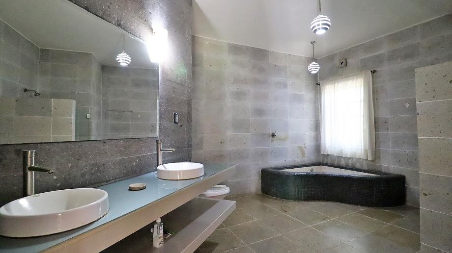 Lázaro Cárdenas, Michoacán, 60982, Mexico, 4 Bedrooms Bedrooms, ,4 BathroomsBathrooms,Residential,For Sale,1728978