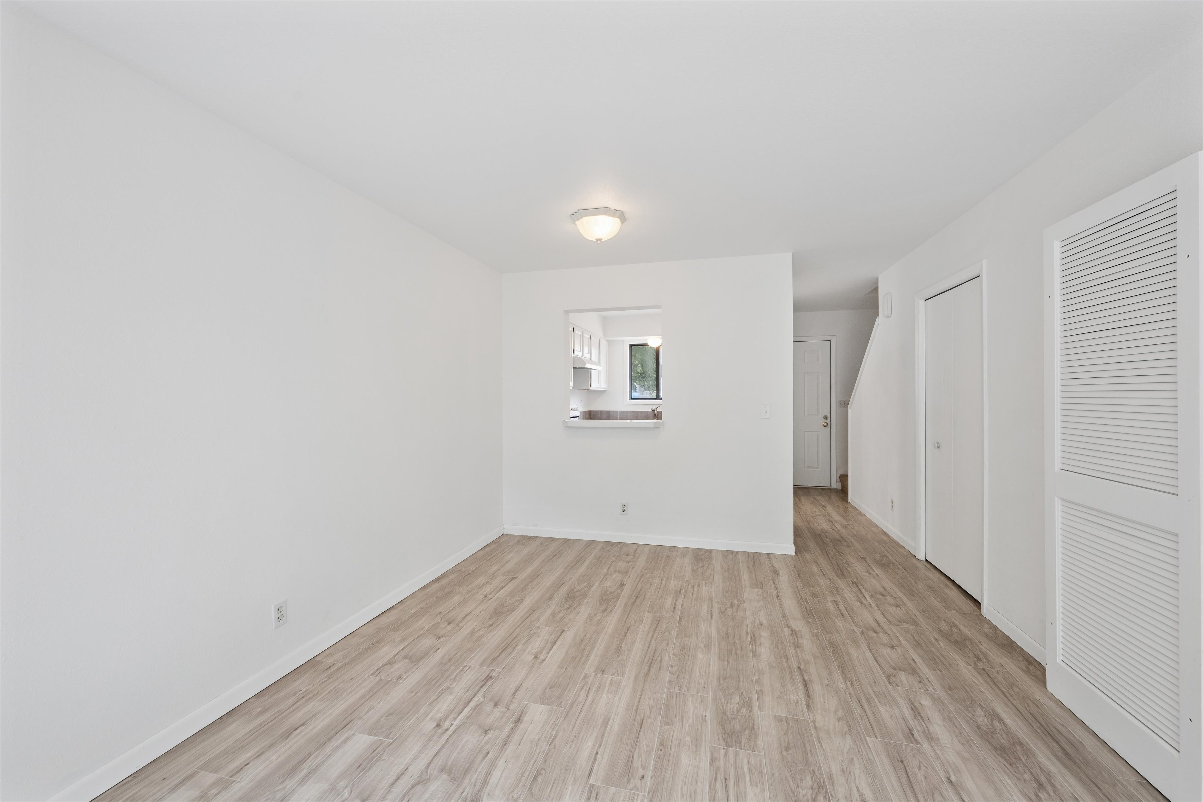  Duplex in Louisville - Each Unit is 2 Bedrooms/1 Bath - 物件實景