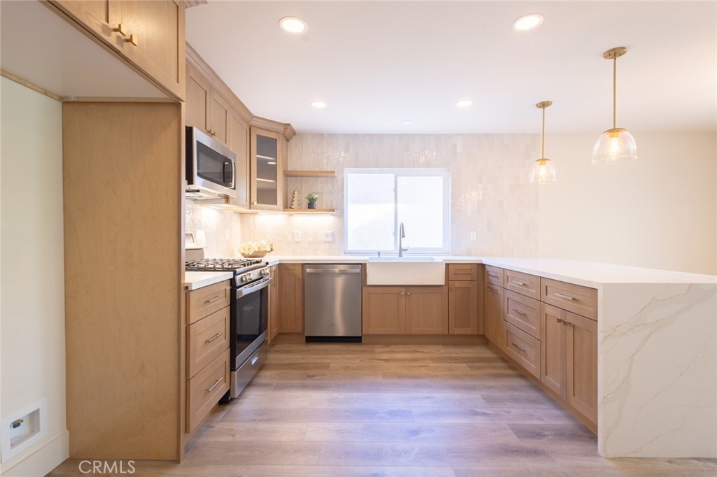 Mission Viejo, California, 92692, United States, 3 Bedrooms Bedrooms, ,2 BathroomsBathrooms,Residential,For Sale,1997044