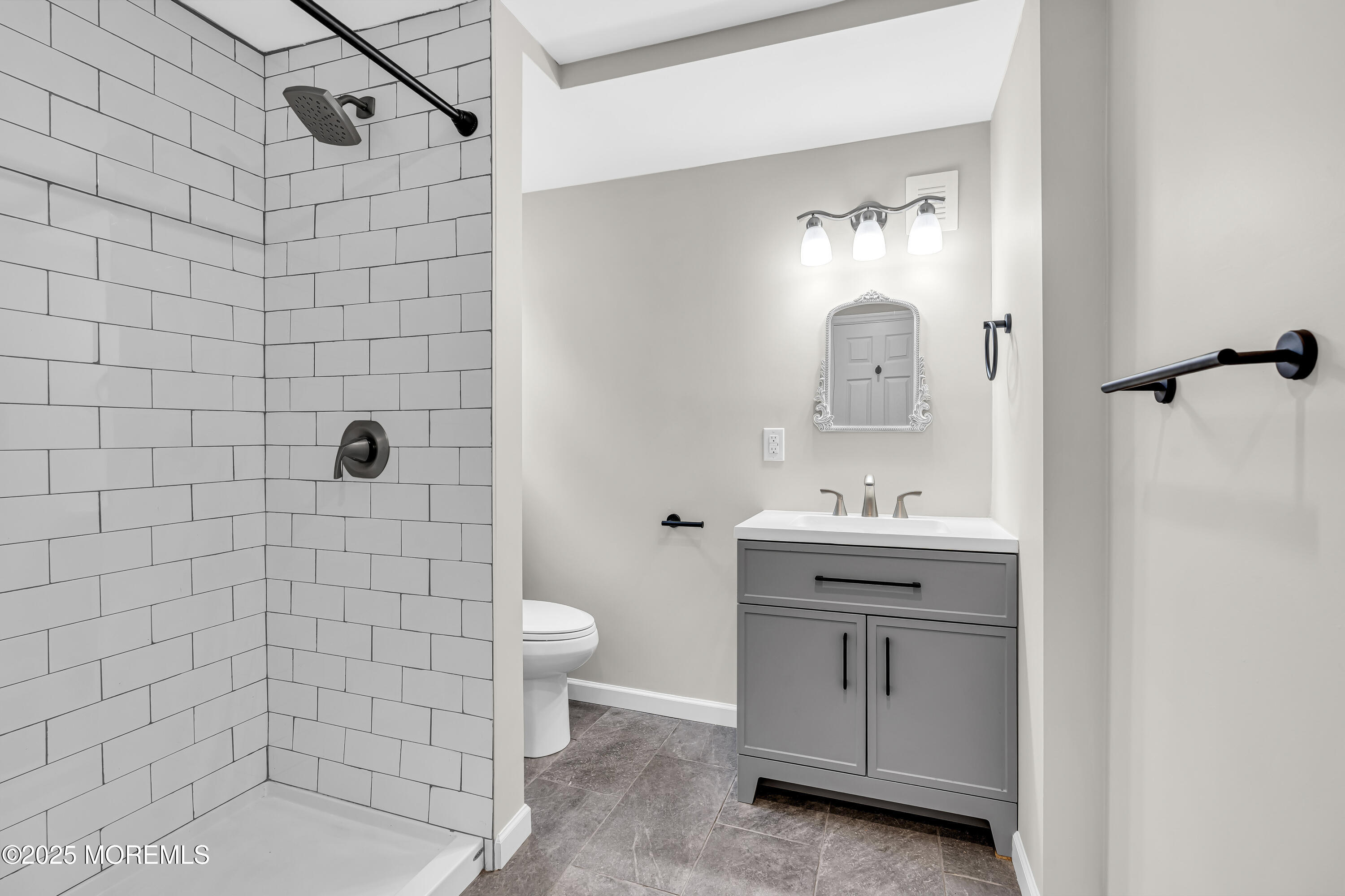 Keansburg, New Jersey, 07734, United States, ,Residential,For Sale,1976906