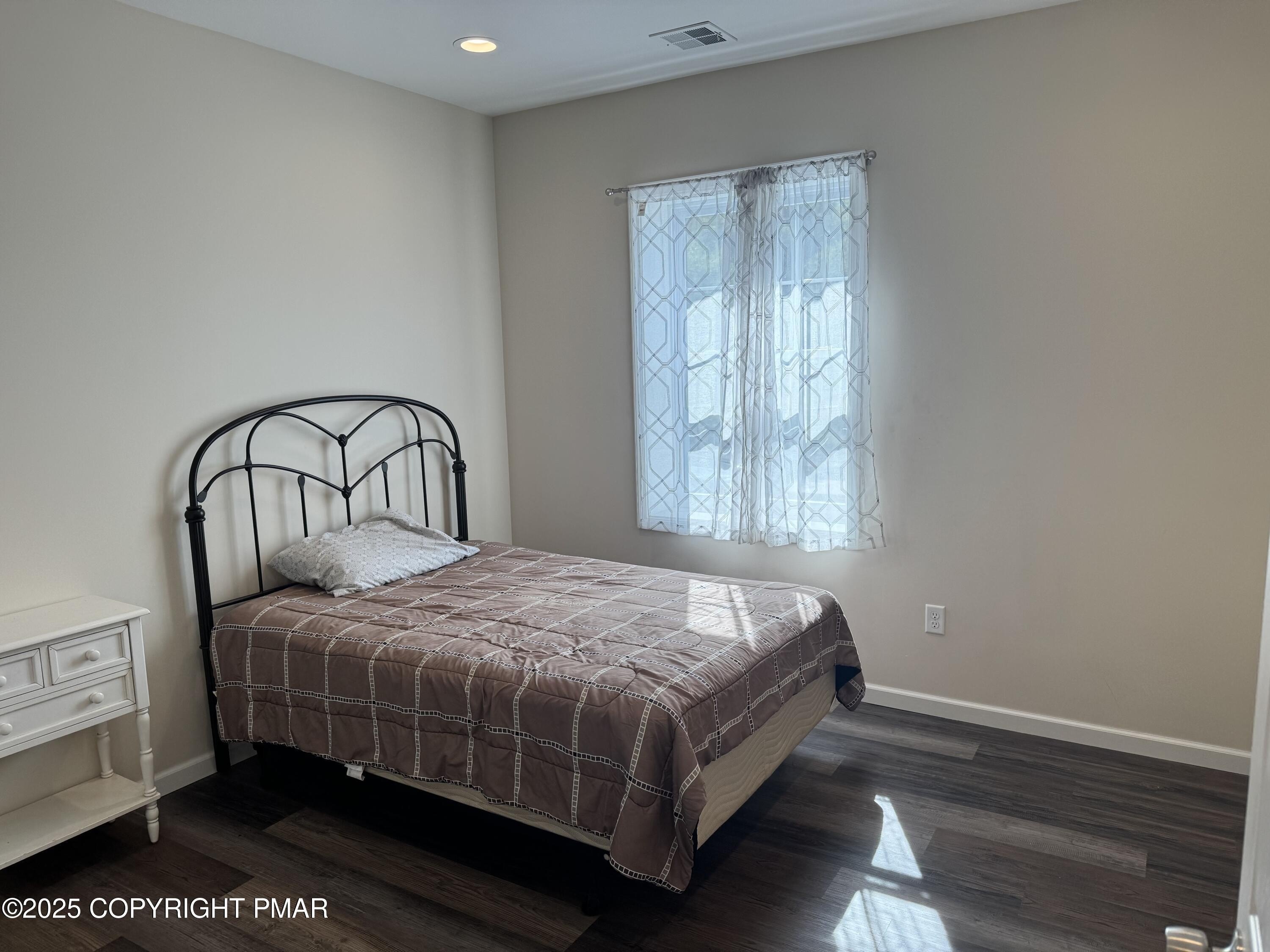 Blakeslee, Pennsylvania, 18610, United States, 5 Bedrooms Bedrooms, ,4 BathroomsBathrooms,Residential,For Sale,1937474