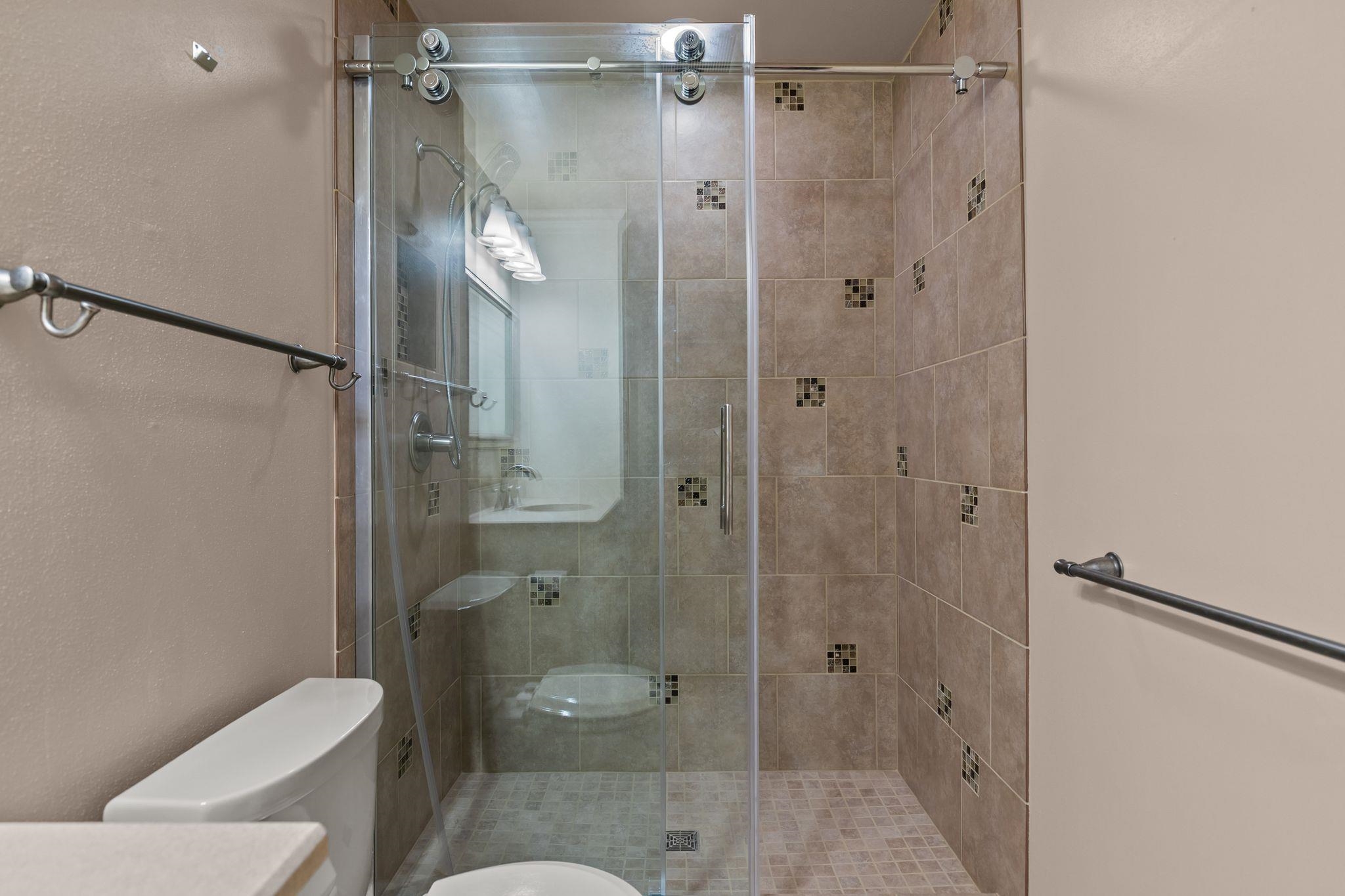 MENASHA, Wisconsin, 54942, United States, 4 Bedrooms Bedrooms, ,2 BathroomsBathrooms,Residential,For Sale,1996983