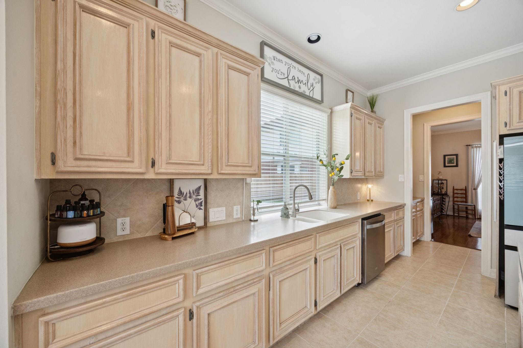 League City, Texas, 77573, United States, 5 Bedrooms Bedrooms, ,4 BathroomsBathrooms,Residential,For Sale,1868193