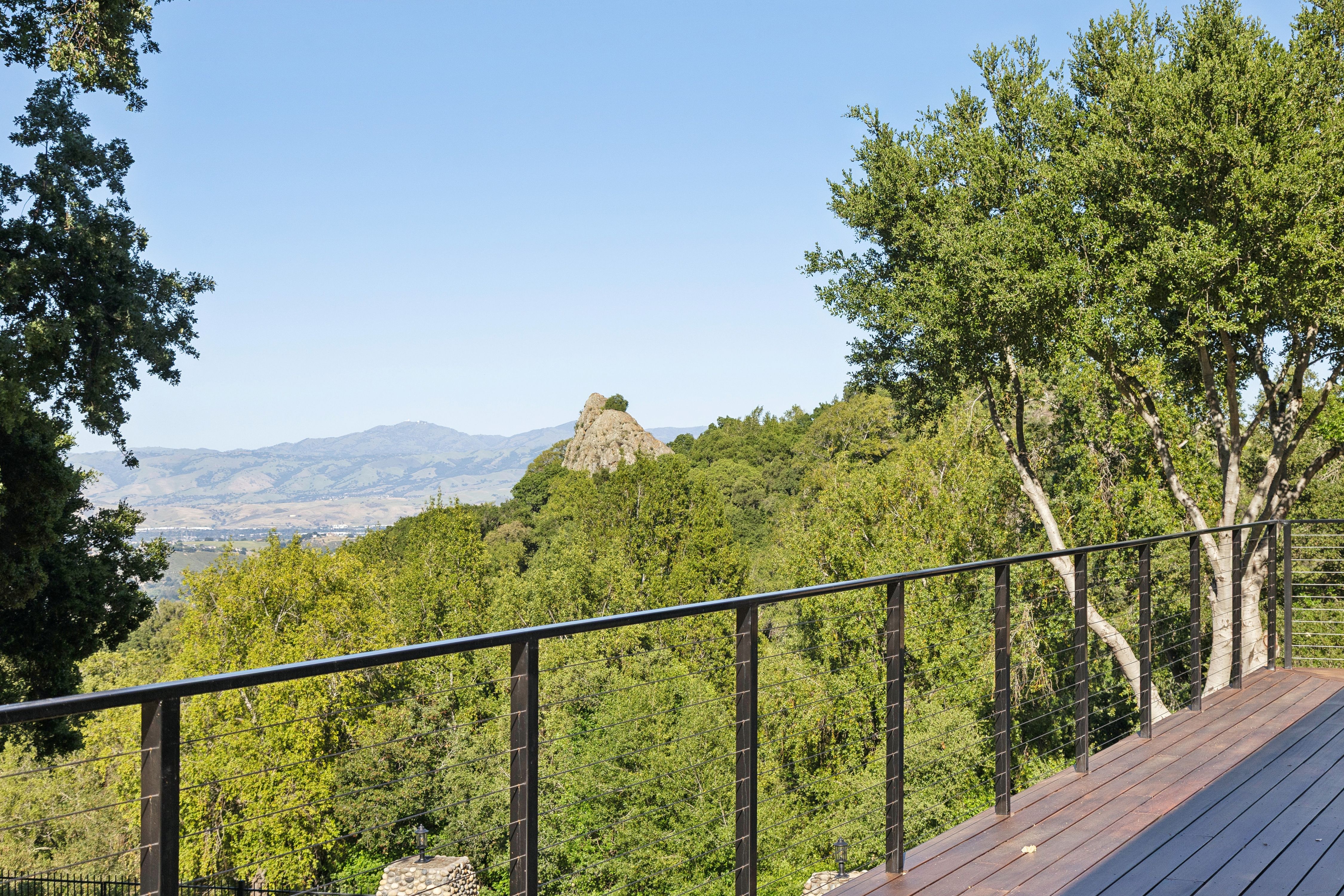  Modern Off-Grid Compound with Panoramic Valley Views - 物件實景