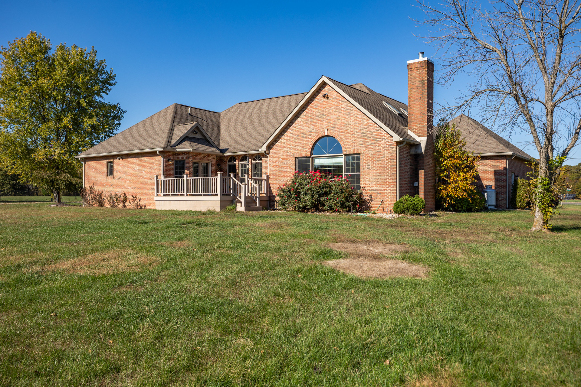 Litchfield, Illinois, 62056, United States, 5 Bedrooms Bedrooms, ,4 BathroomsBathrooms,Residential,For Sale,1986083