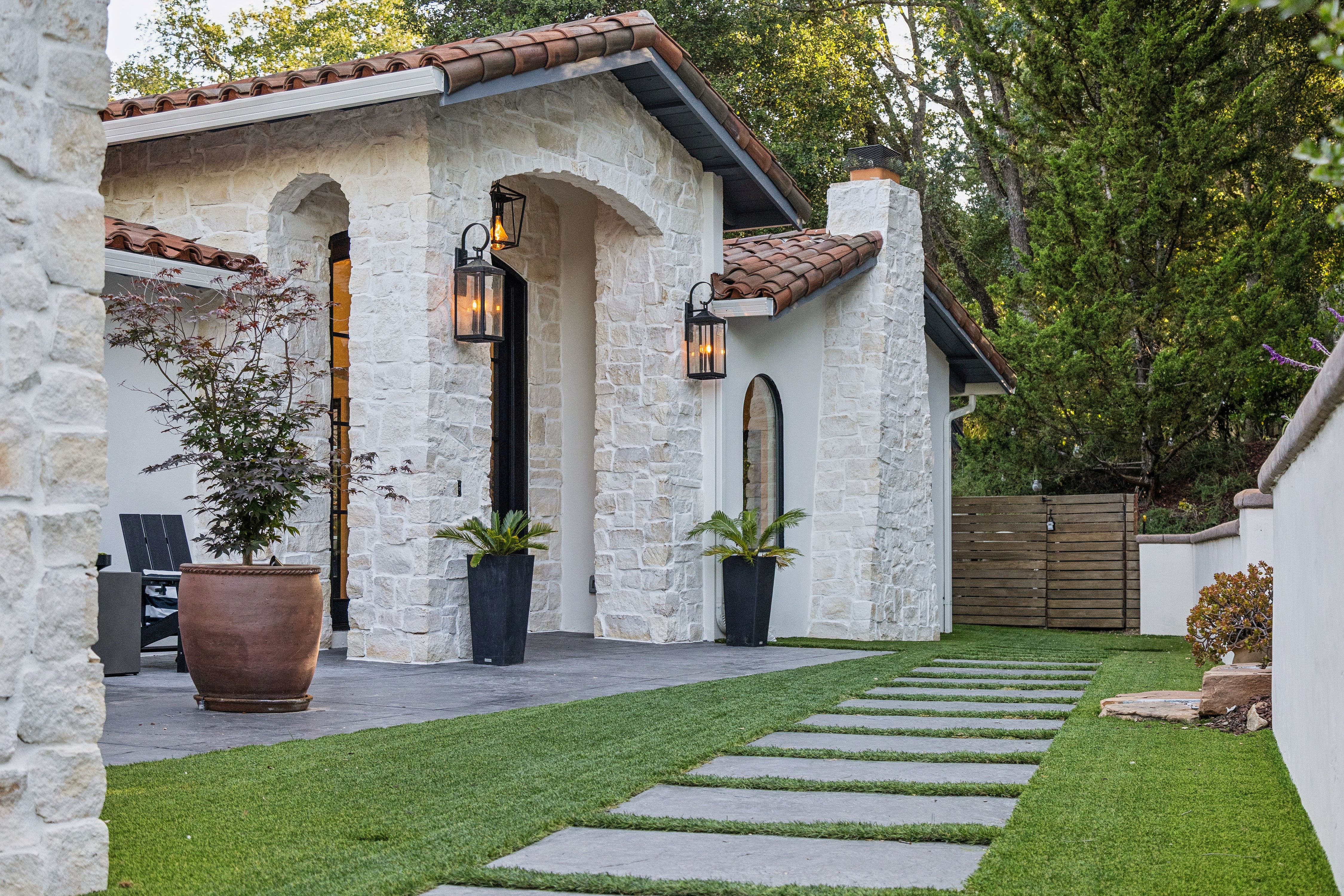  Private Gated Sanctuary With Expansive Outdoor Living - 物件實景