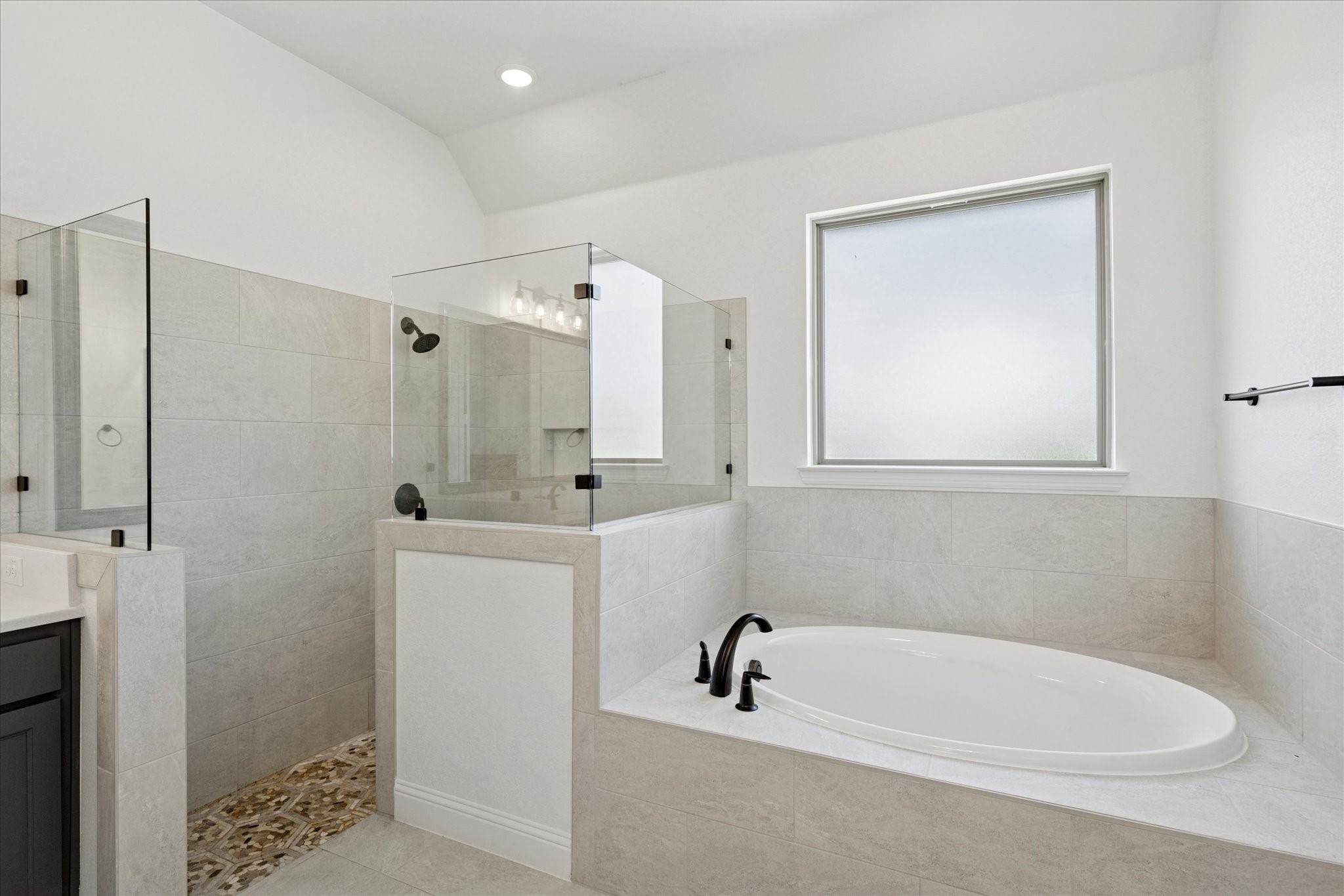 Weatherford, Texas, 76085, United States, 4 Bedrooms Bedrooms, ,3 BathroomsBathrooms,Residential,For Sale,1849963