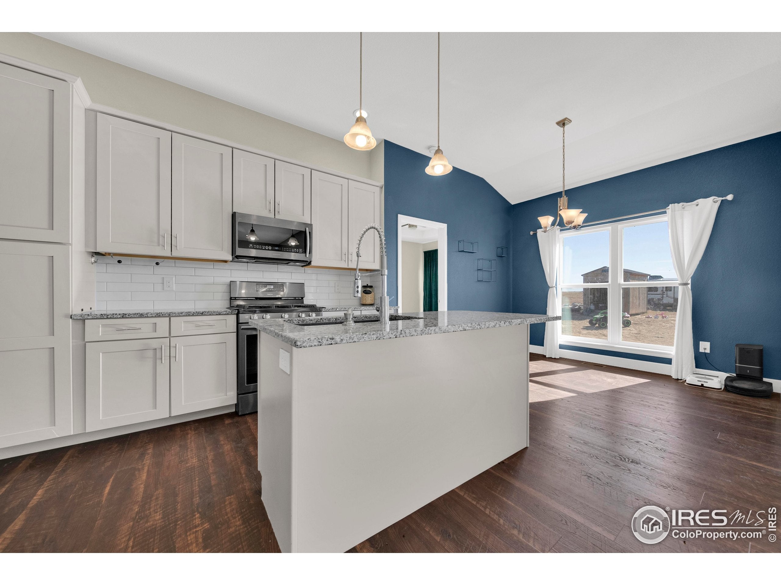 Wiggins, Colorado, 80654, United States, 5 Bedrooms Bedrooms, ,2 BathroomsBathrooms,Residential,For Sale,1982947