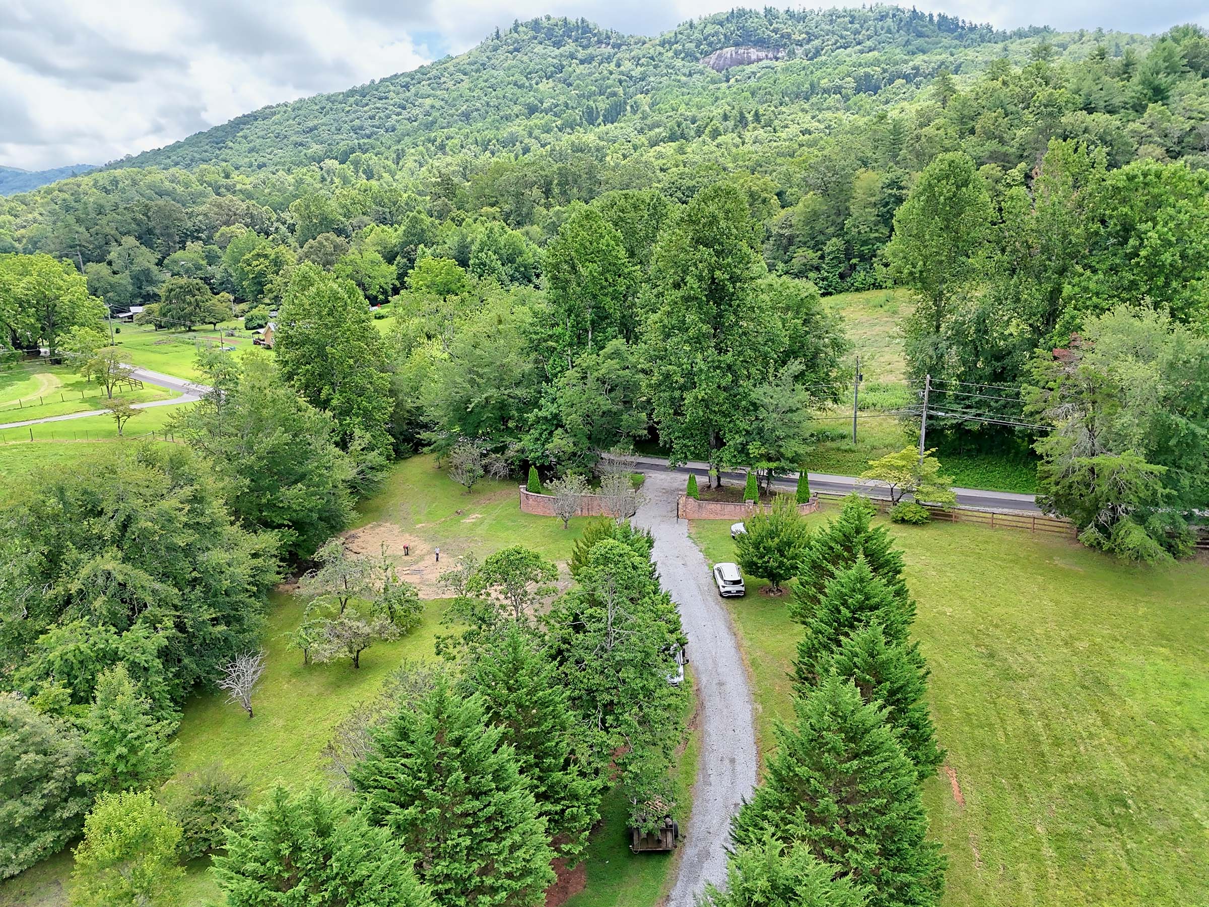  Tuscan Villa in Northeast Georgia Mountains - 物件實景