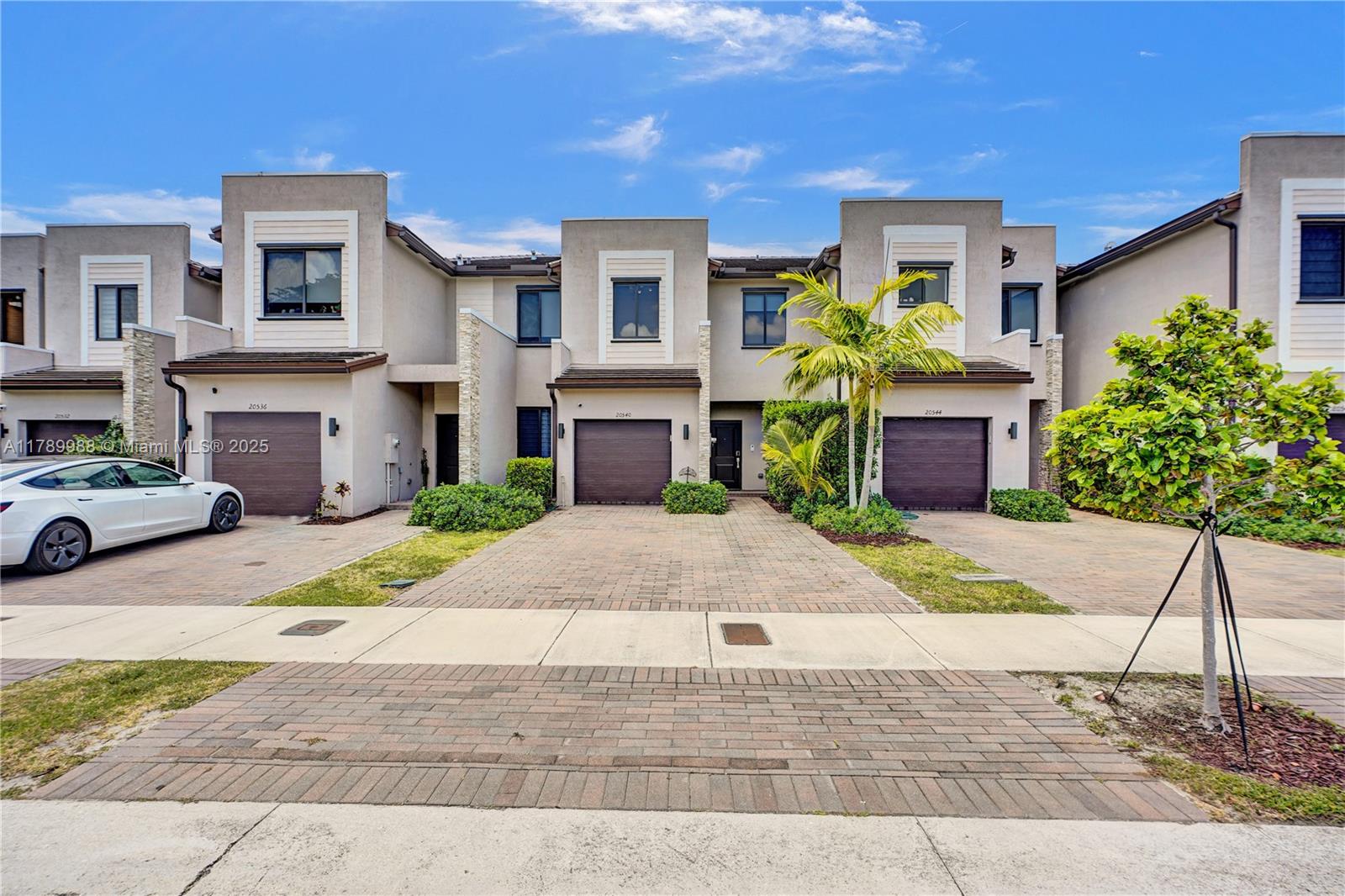 Miami, Florida, 33179, United States, 3 Bedrooms Bedrooms, ,3 BathroomsBathrooms,Residential,For Sale,1784236