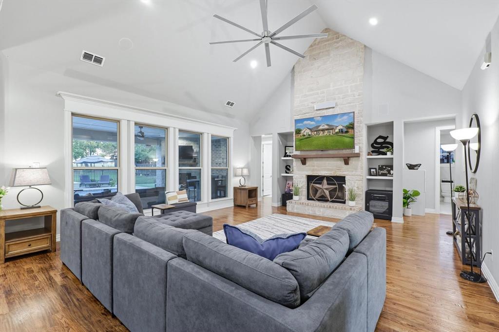 Midlothian, Texas, 76065, United States, 4 Bedrooms Bedrooms, ,3 BathroomsBathrooms,Residential,For Sale,1950999