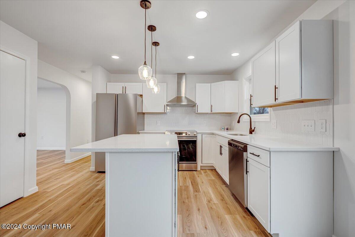 Stroudsburg, Pennsylvania, 18360, United States, 4 Bedrooms Bedrooms, ,3 BathroomsBathrooms,Residential,For Sale,1993550