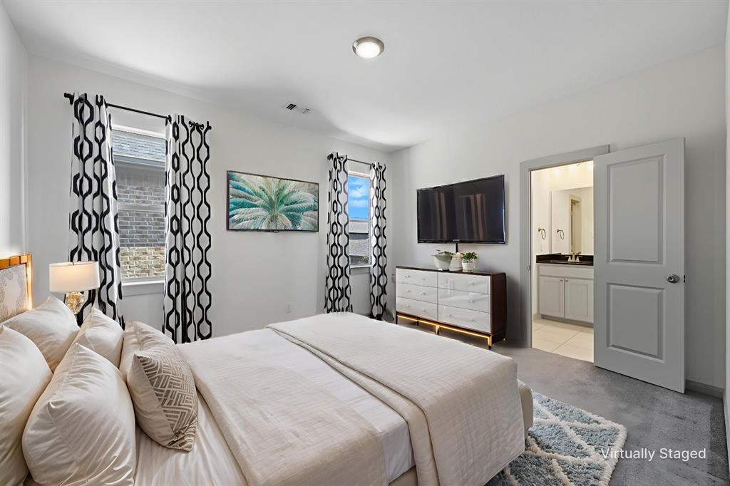 Arlington, Texas, 76005, United States, 4 Bedrooms Bedrooms, ,4 BathroomsBathrooms,Residential,For Sale,1963930