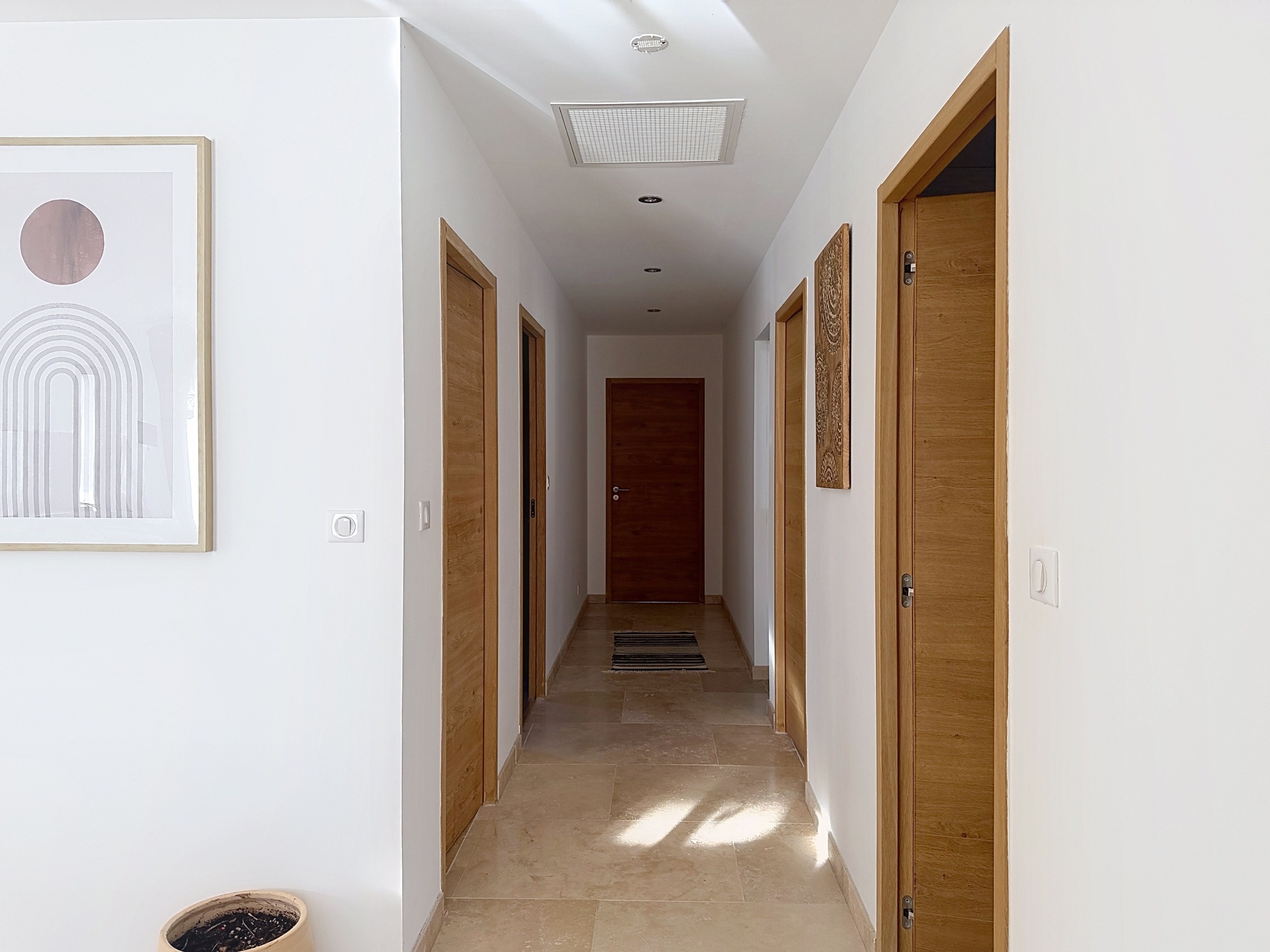  Elegant single-level contemporary villa with swimming pool and landscaped garde… - 物件實景