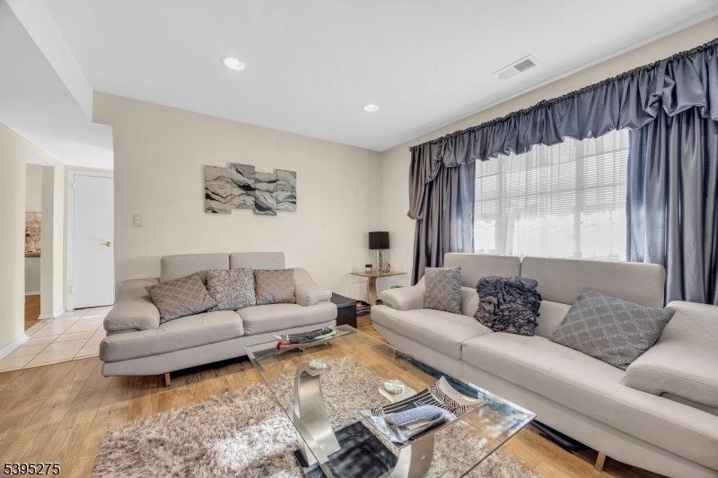 Franklin Twp., New Jersey, 08873, United States, 4 Bedrooms Bedrooms, ,3 BathroomsBathrooms,Residential,For Sale,1988990