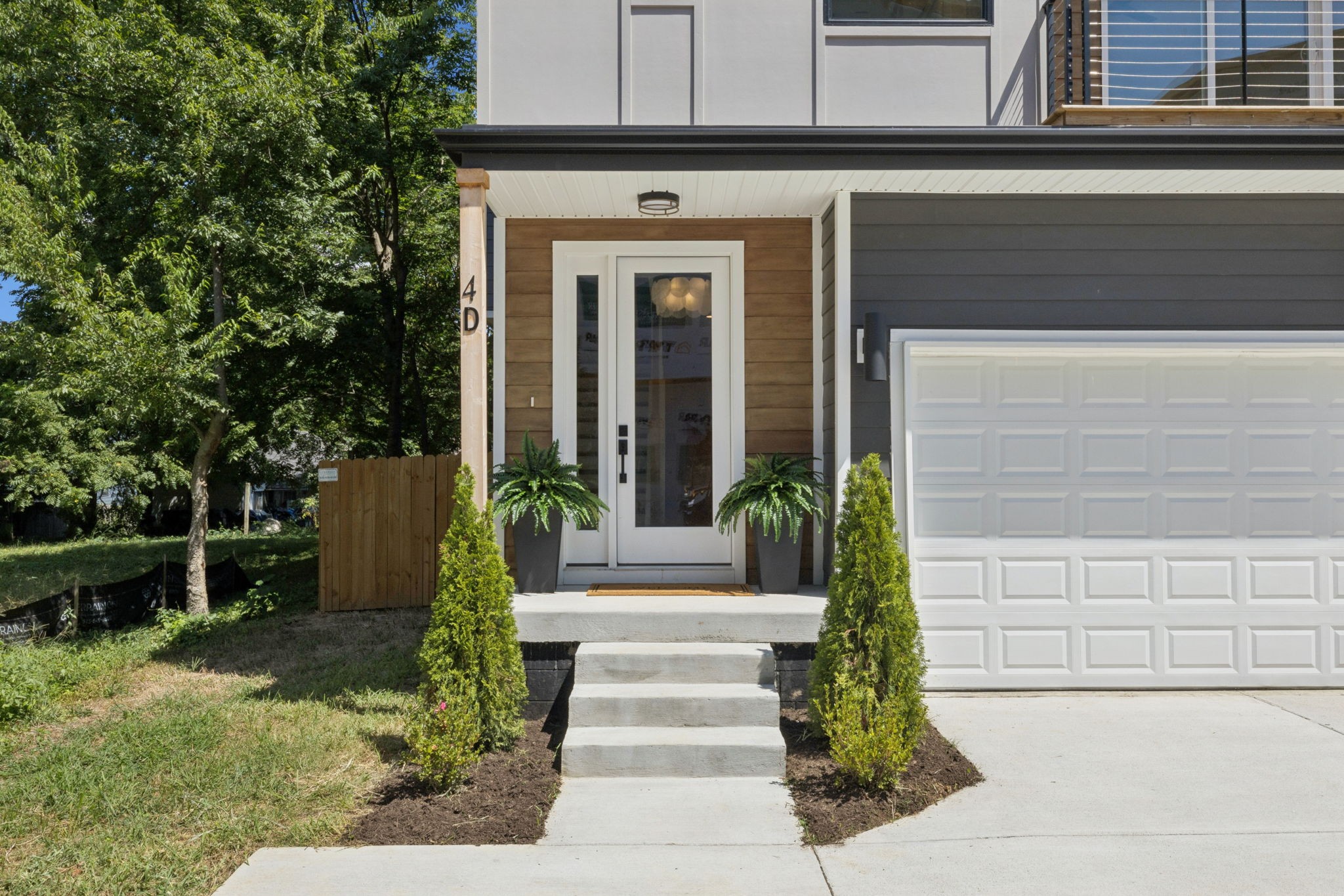 Nashville, Tennessee, 37206, United States, 4 Bedrooms Bedrooms, ,4 BathroomsBathrooms,Residential,For Sale,1918812