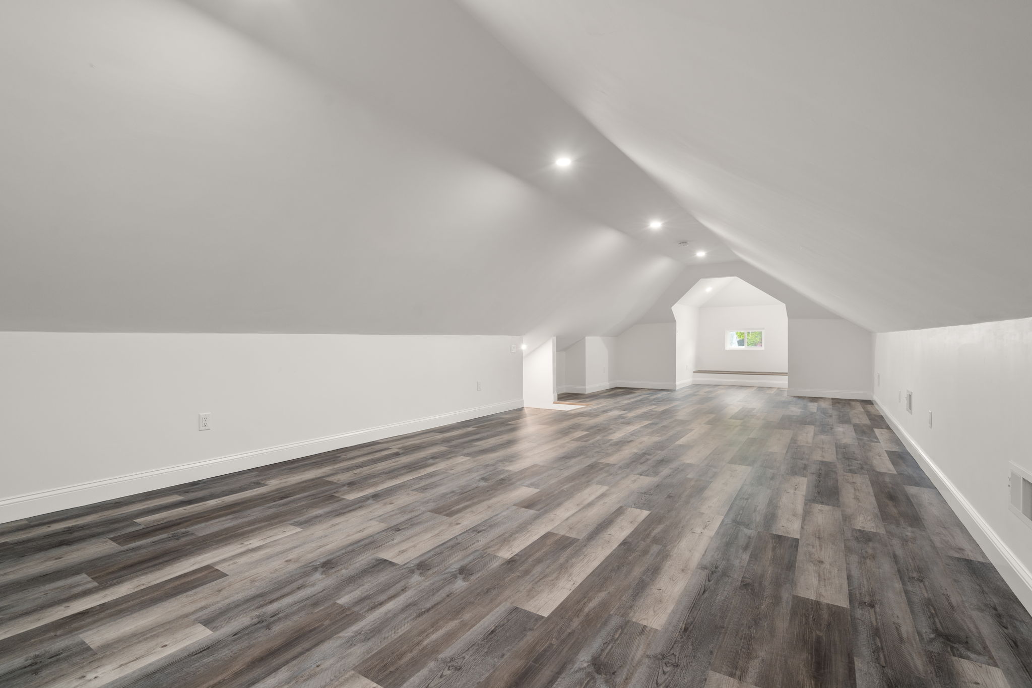  28 Pitcher Avenue, Medford, MA, 02155 - 物件實景
