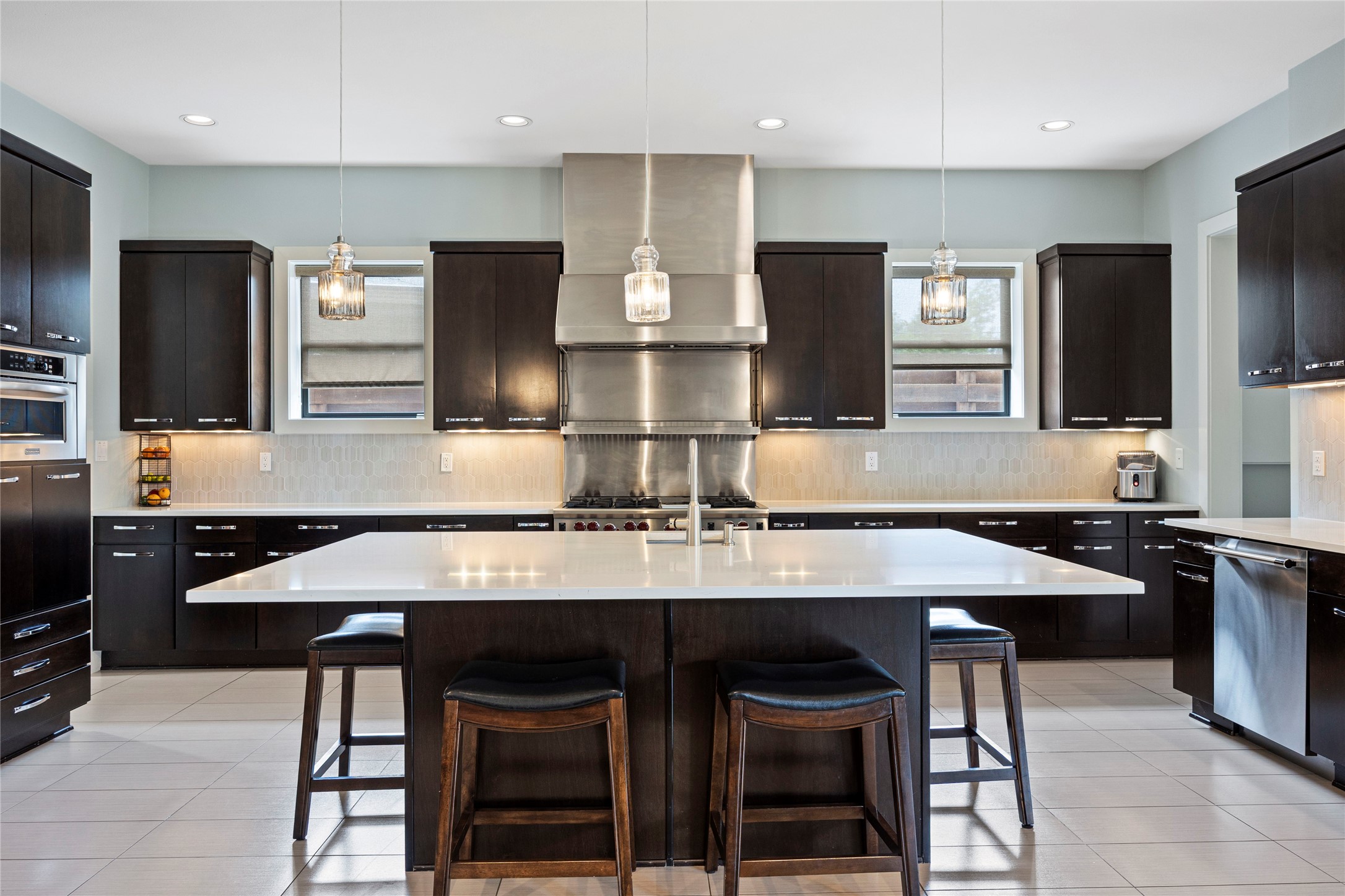 Dallas, Texas, 75214, United States, 4 Bedrooms Bedrooms, ,5 BathroomsBathrooms,Residential,For Sale,1794312