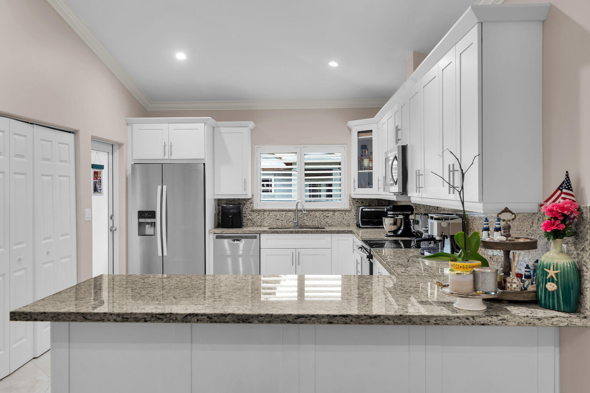 KEY LARGO, Florida, 33037, United States, 3 Bedrooms Bedrooms, ,2 BathroomsBathrooms,Residential,For Sale,1950983