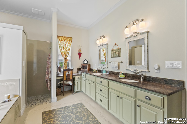 Bandera, Texas, 78003, United States, 2 Bedrooms Bedrooms, ,4 BathroomsBathrooms,Residential,For Sale,1784008