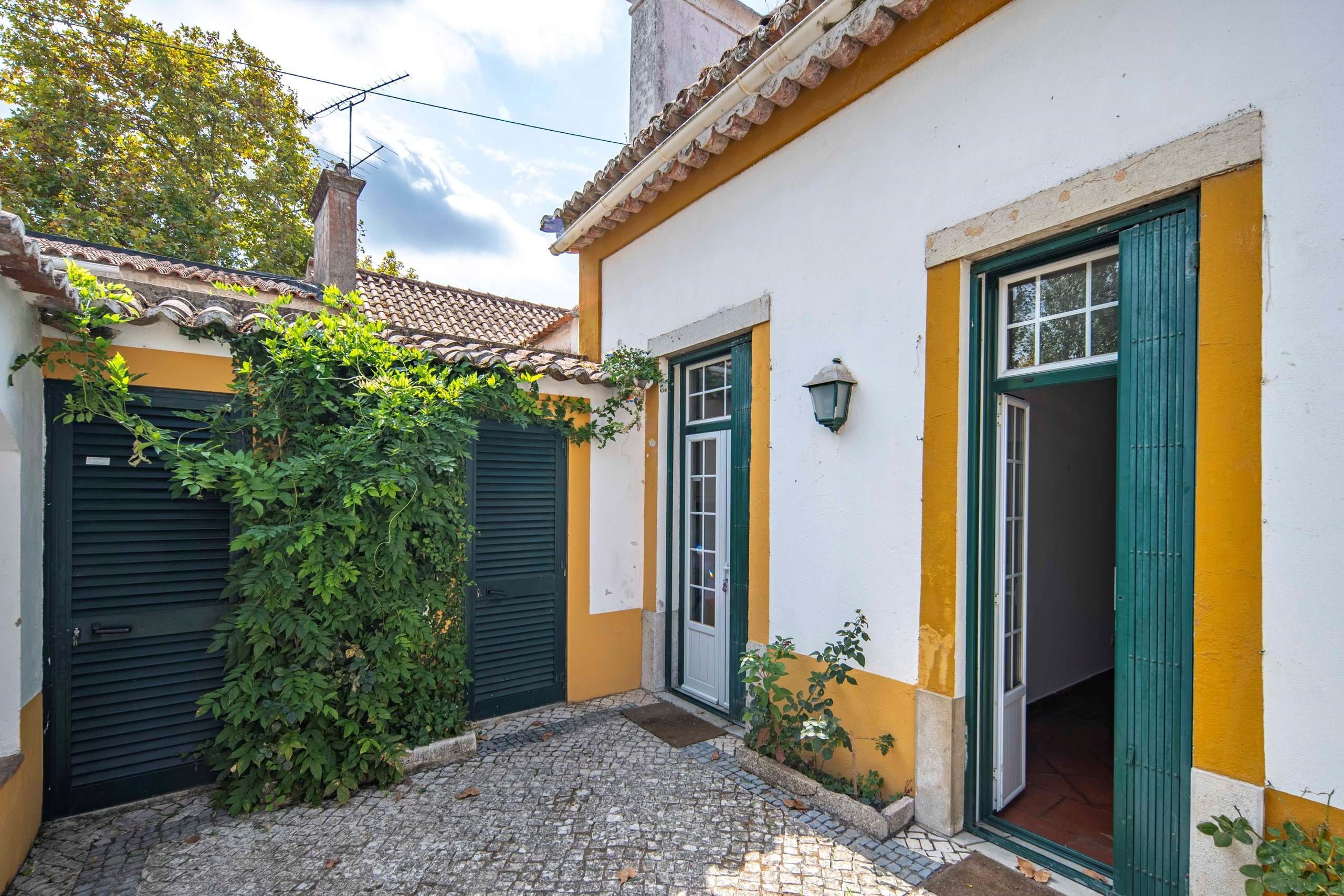 Setúbal, Setúbal, 2925- 002, PT, 3 Bedrooms Bedrooms, ,2 BathroomsBathrooms,Residential,For Sale,1708692