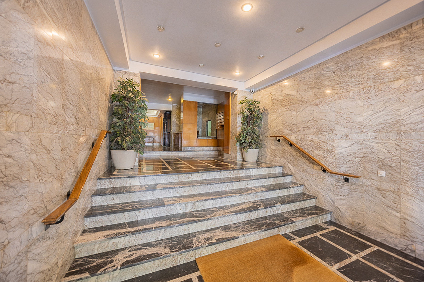  Fantastic 4-bedroom home with a private patio, in the Salamanca neighborhood. - 物件實景