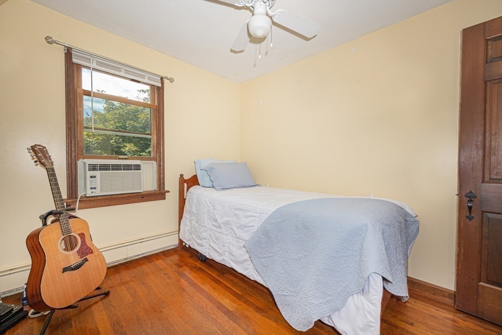 Rochester, Massachusetts, 02770, United States, 3 Bedrooms Bedrooms, ,2 BathroomsBathrooms,Residential,For Sale,1902514