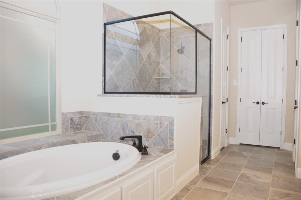 218 Crestview Drive, Midlothian, Texas, 76065, United States, 5 Bedrooms Bedrooms, ,5 BathroomsBathrooms,Residential,For Sale,218 crestview DR,1556198