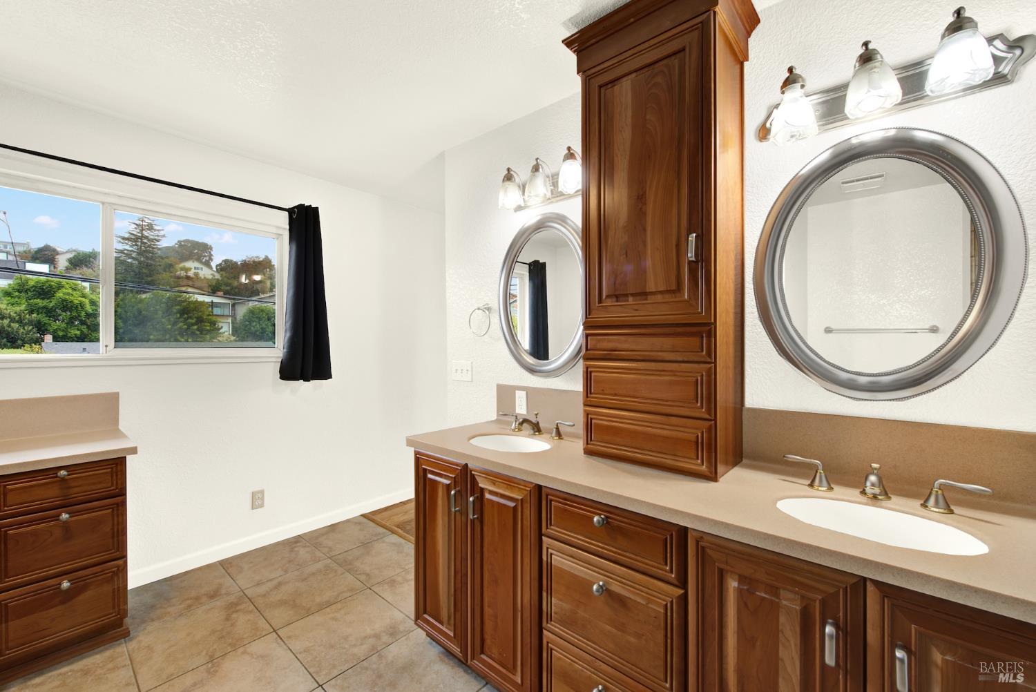 Benicia, California, 94510, United States, 4 Bedrooms Bedrooms, ,3 BathroomsBathrooms,Residential,For Sale,1989511