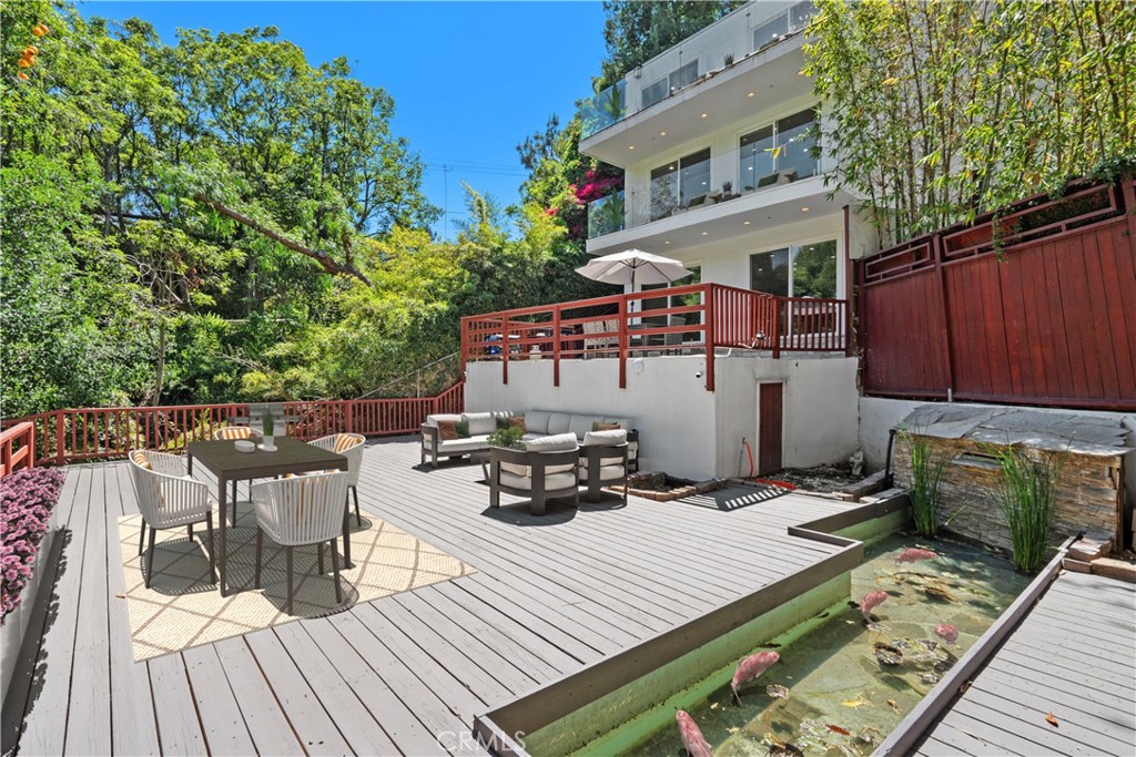 Los Angeles, California, 90046, United States, 3 Bedrooms Bedrooms, ,4 BathroomsBathrooms,Residential,For Sale,1817494