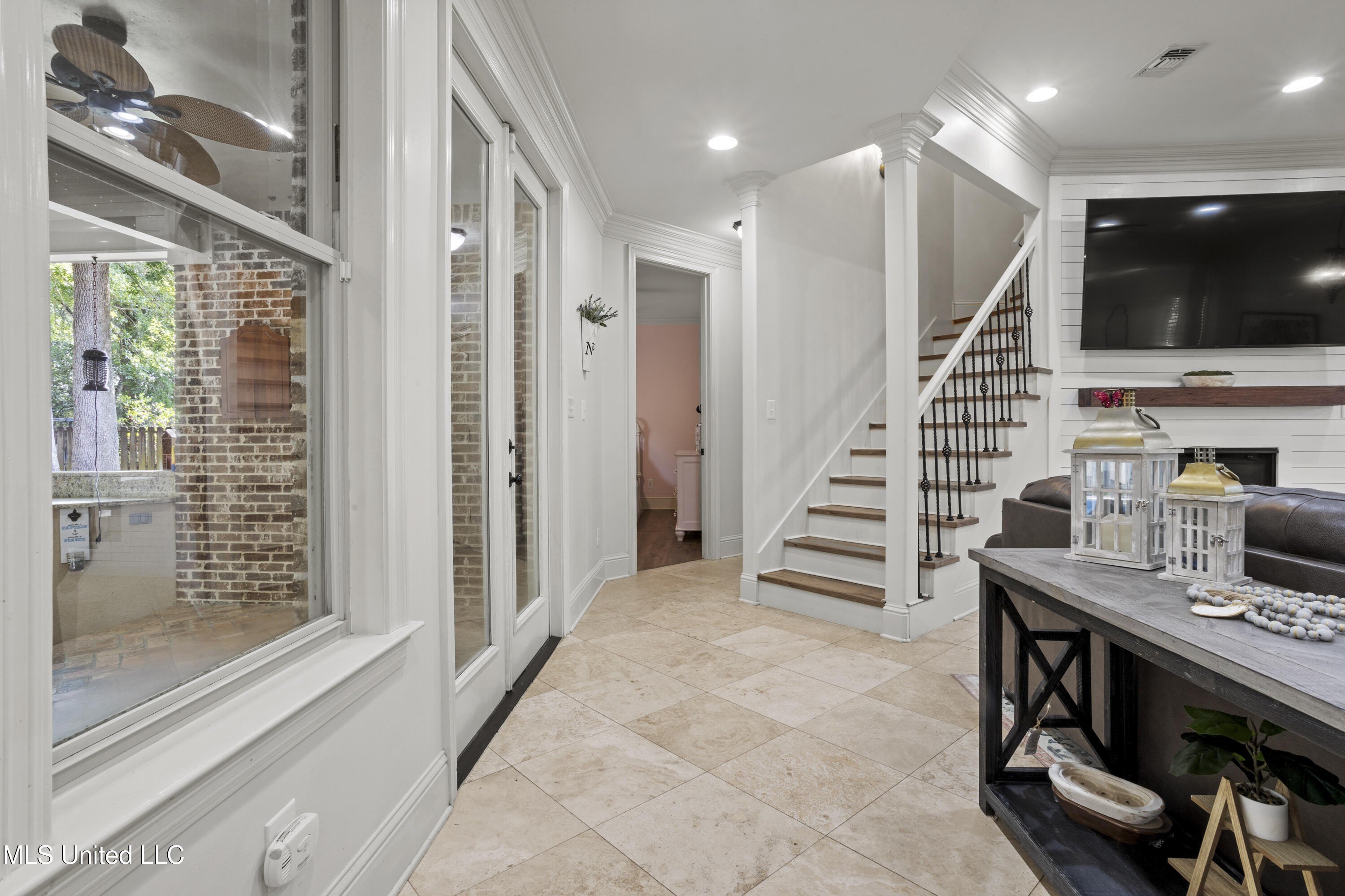 Ocean Springs, Mississippi, 39564, United States, 4 Bedrooms Bedrooms, ,3 BathroomsBathrooms,Residential,For Sale,1976002