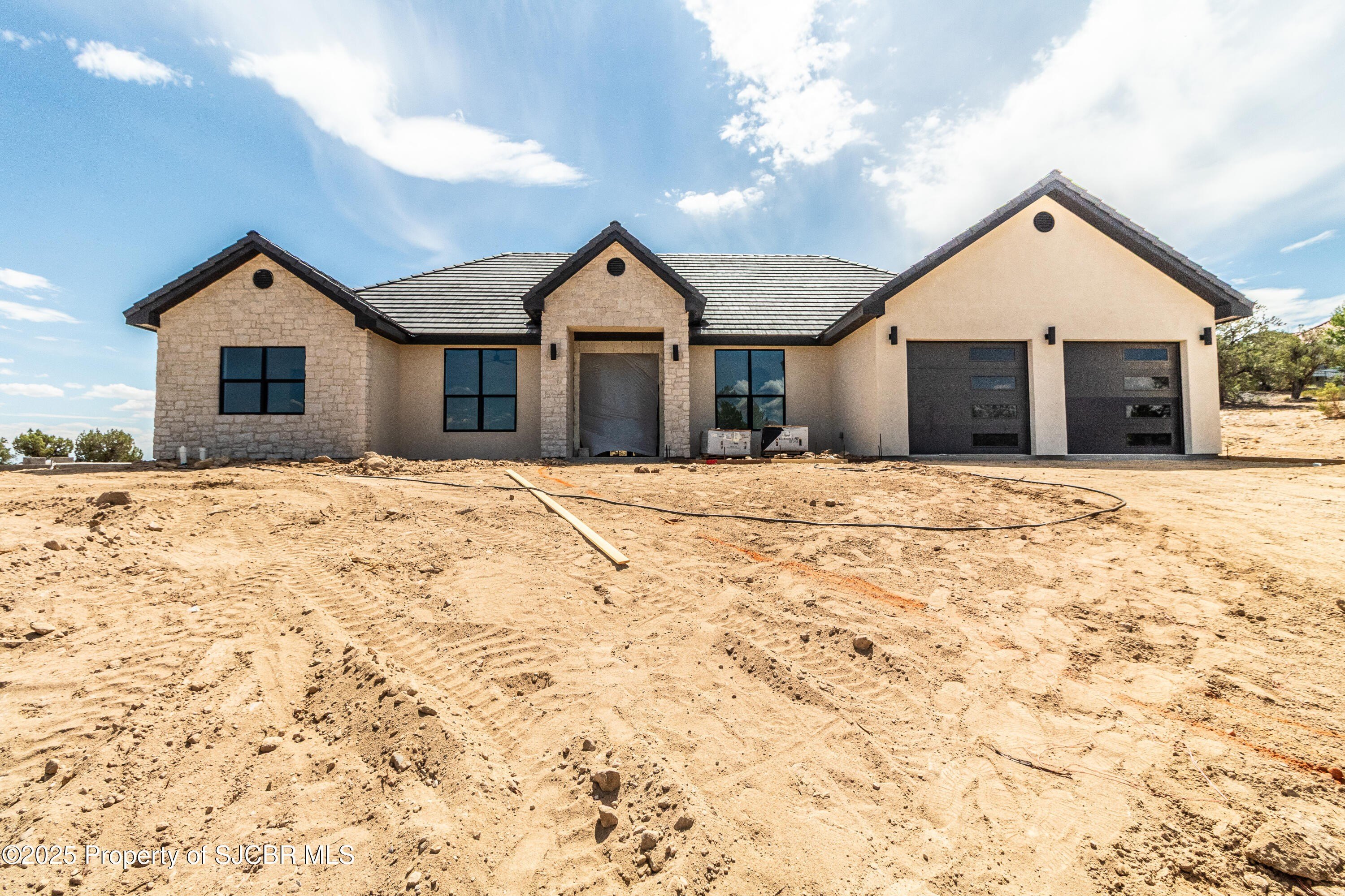 Farmington, New Mexico, 87402, United States, 4 Bedrooms Bedrooms, ,3 BathroomsBathrooms,Residential,For Sale,1902752
