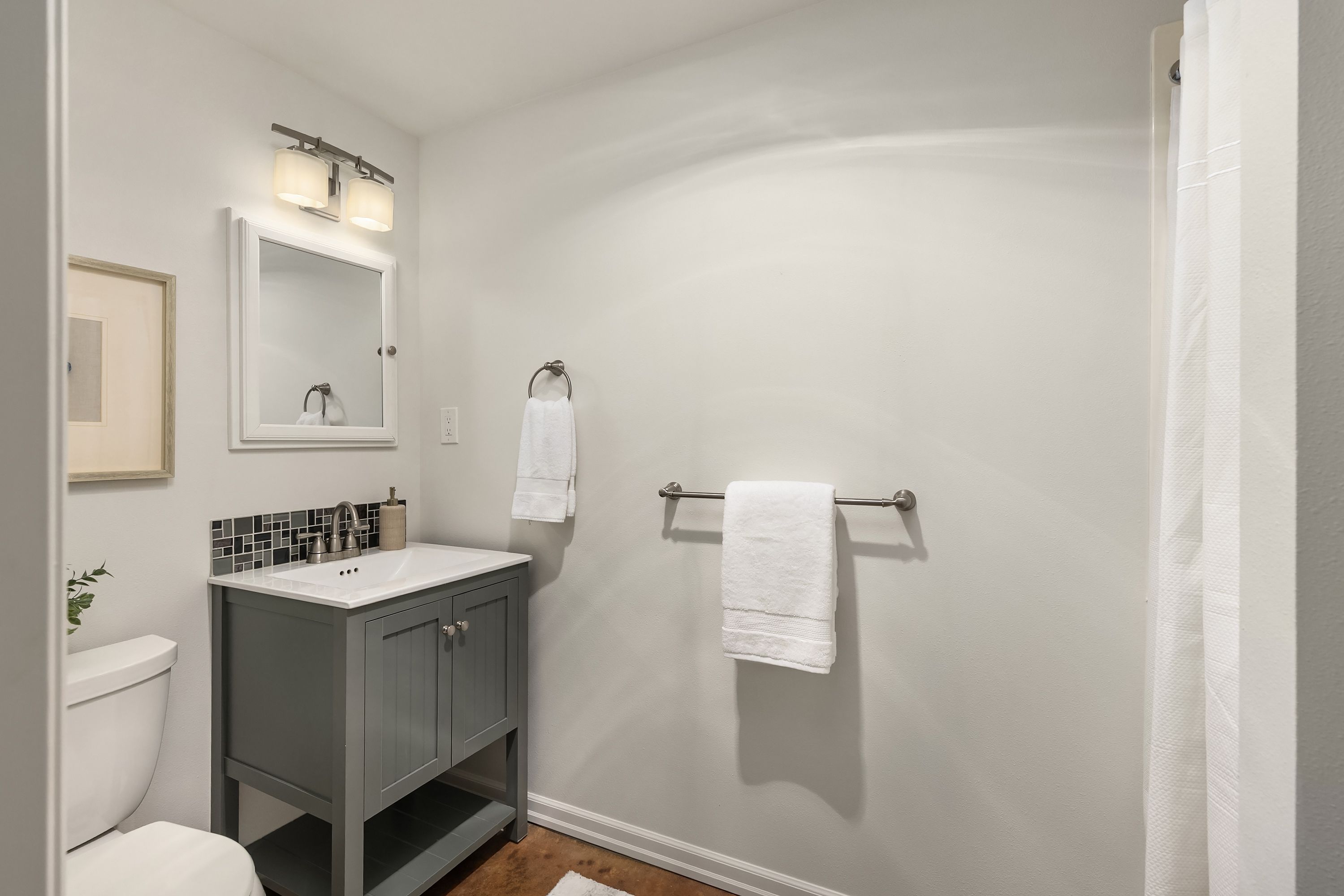  1020 NE Holm Ct, Poulsbo, WA 98370 - 物件實景