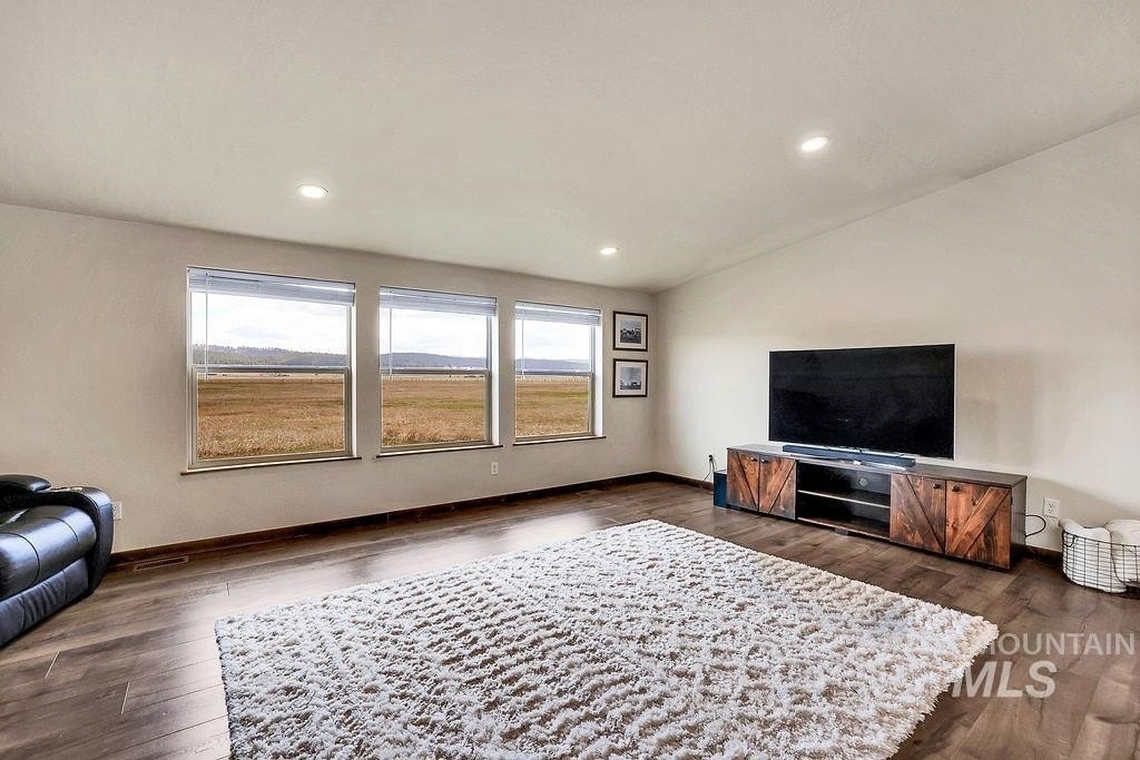 Donnelly, Idaho, 83615, United States, 3 Bedrooms Bedrooms, ,2 BathroomsBathrooms,Residential,For Sale,1982095