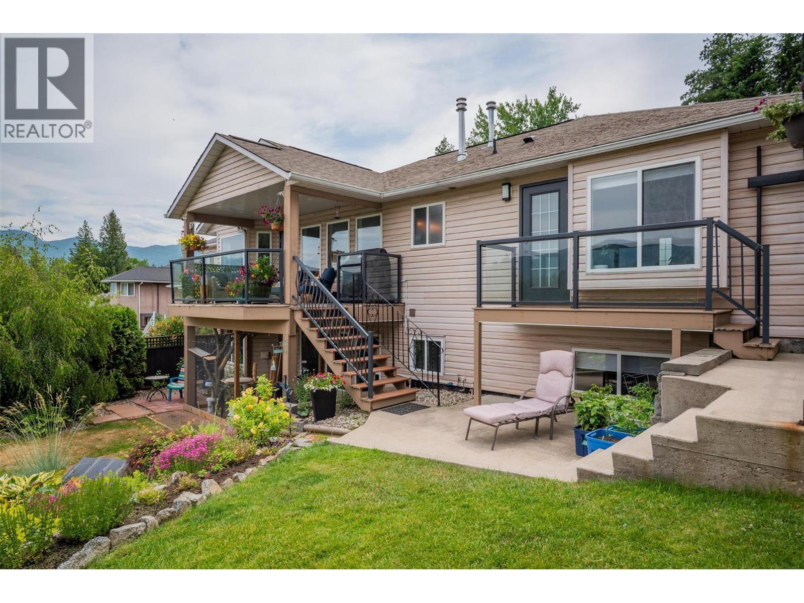 CASTLEGAR, British Columbia, V1N 3Z1, CA, 5 Bedrooms Bedrooms, ,3 BathroomsBathrooms,Residential,For Sale,1918005