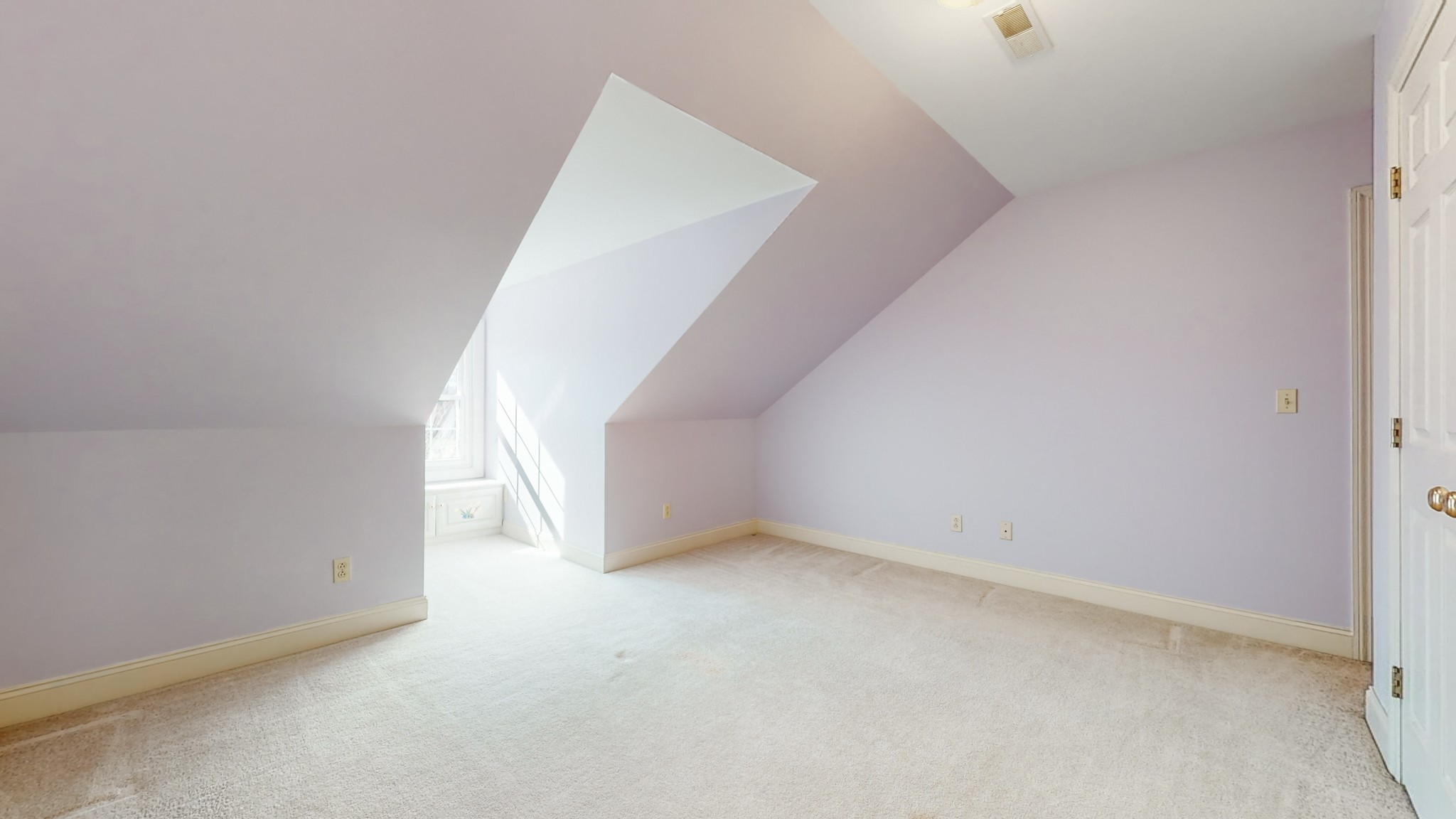 Tullahoma, Tennessee, 37388, United States, 6 Bedrooms Bedrooms, ,5 BathroomsBathrooms,Residential,For Sale,1978966