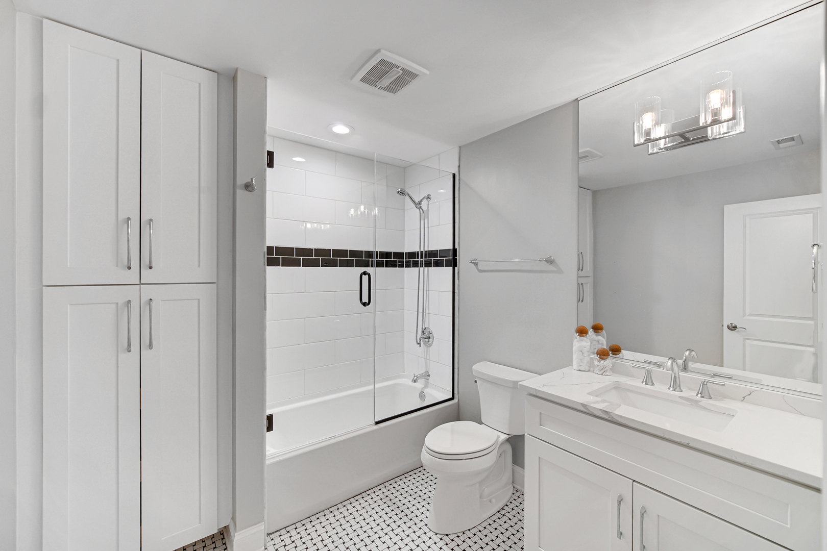 Downers Grove, Illinois, 60516, United States, 4 Bedrooms Bedrooms, ,5 BathroomsBathrooms,Residential,For Sale,1905764
