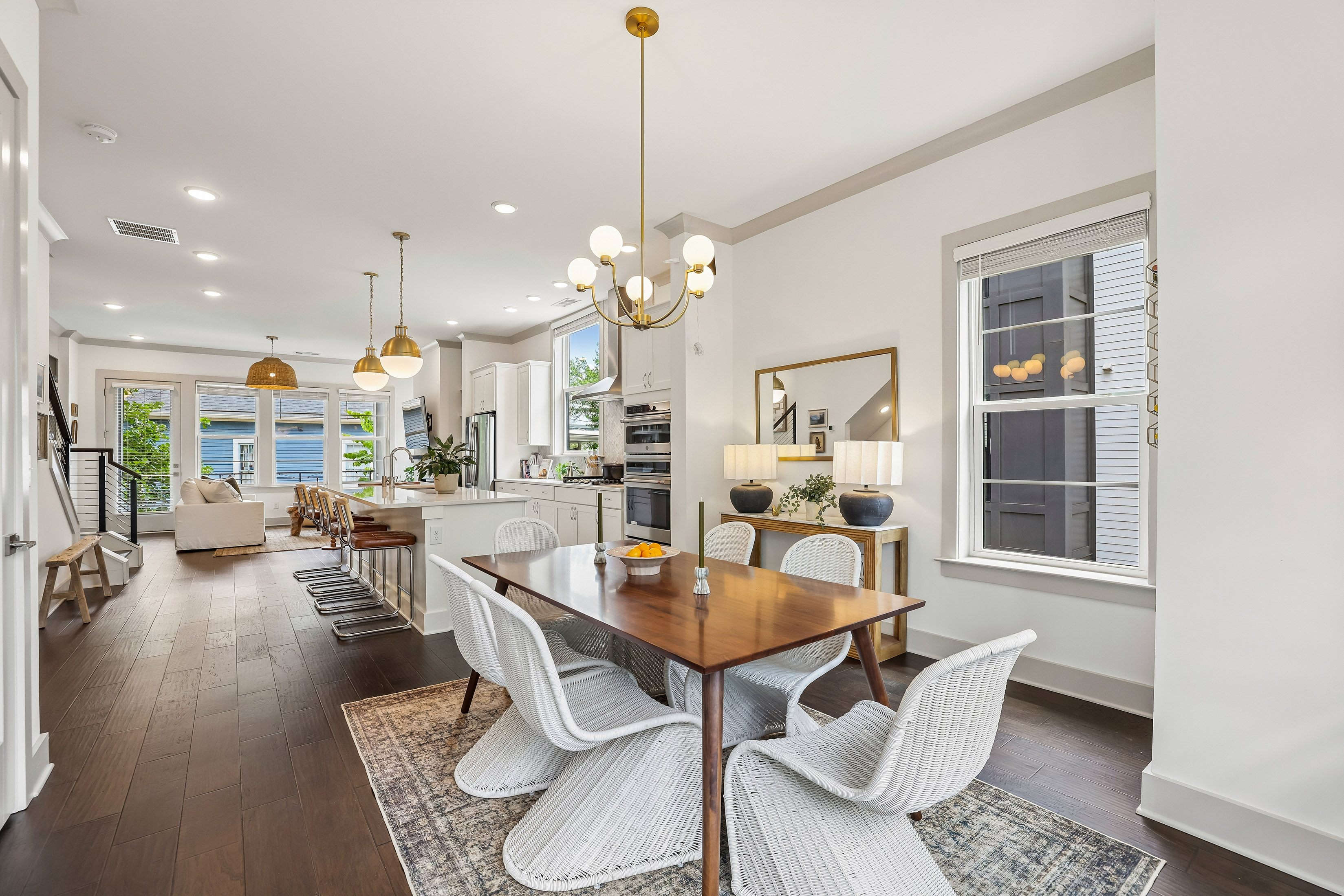  Sunlit Corner Unit Townhome with a Private Rooftop Terrace - 物件實景