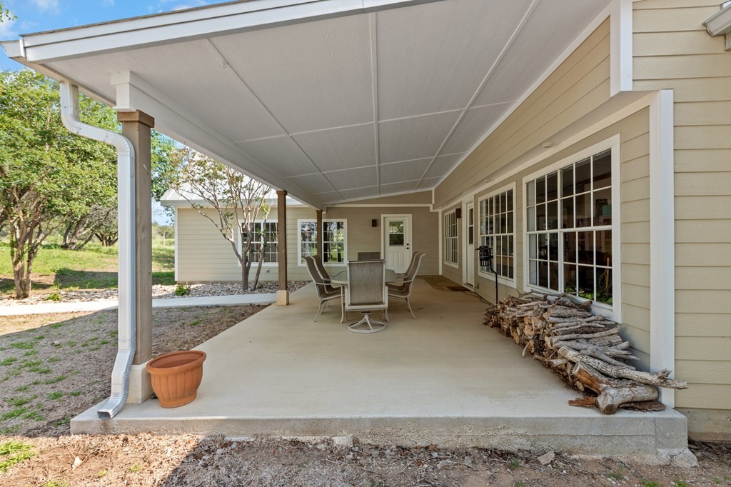 405 405 Frederick Rd, Fredericksburg, Texas, 78624, United States, 5 Bedrooms Bedrooms, ,5 BathroomsBathrooms,Residential,For Sale,405 405 Frederick Rd,1413377