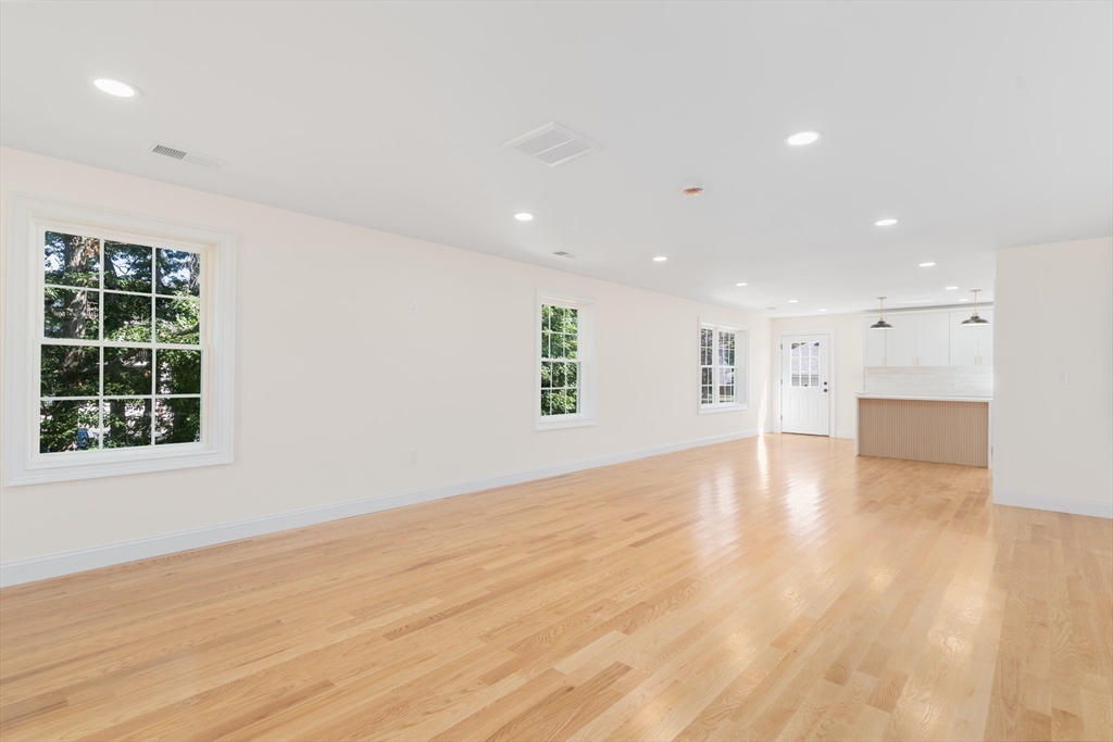 Attleboro, Massachusetts, 02703, United States, 3 Bedrooms Bedrooms, ,3 BathroomsBathrooms,Residential,For Sale,1908600